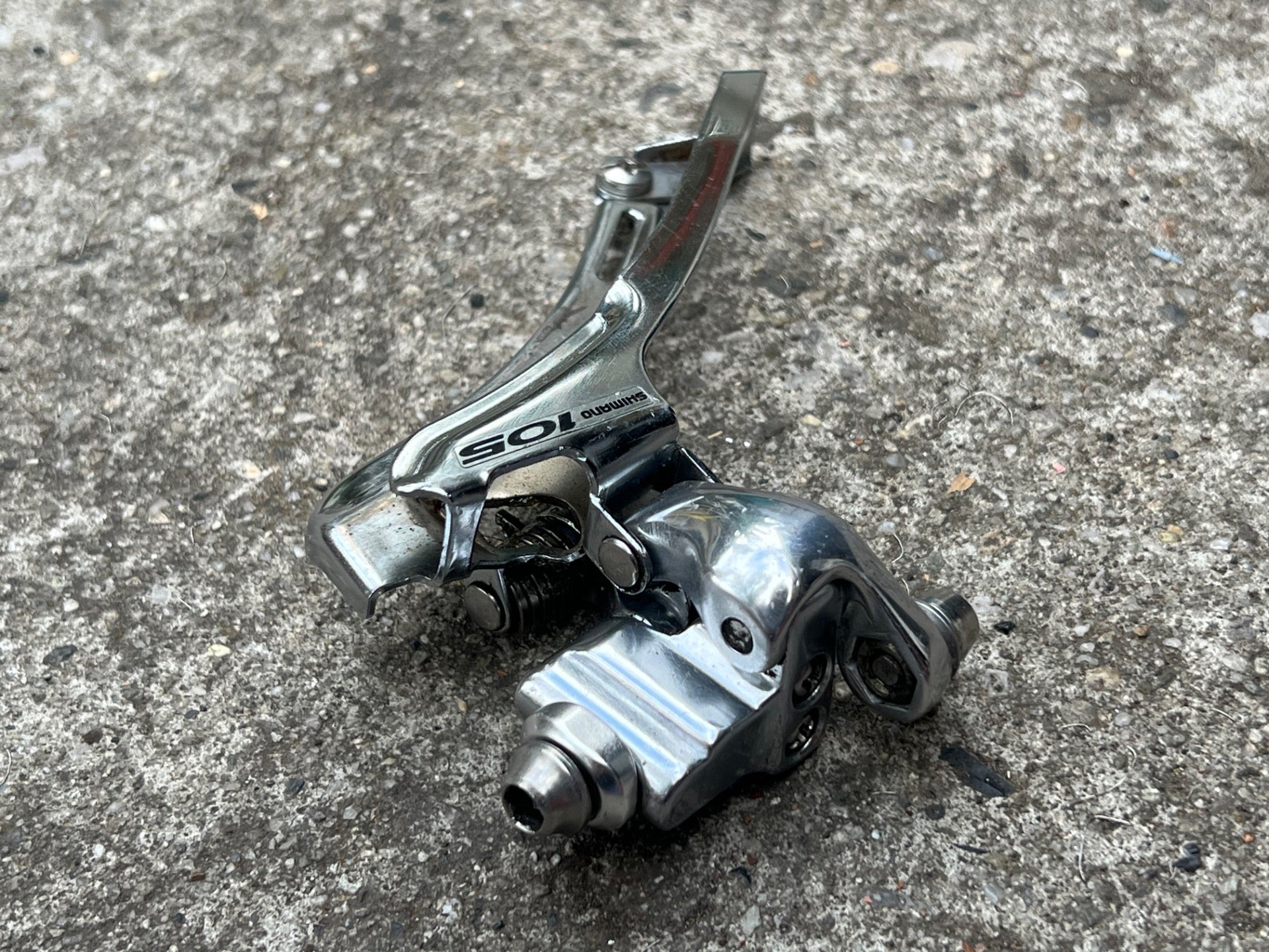 Shimano 105 FD-5600 Front Derailleur Braze On Bottom Pull Double Road 2x10 Speed - Image 2
