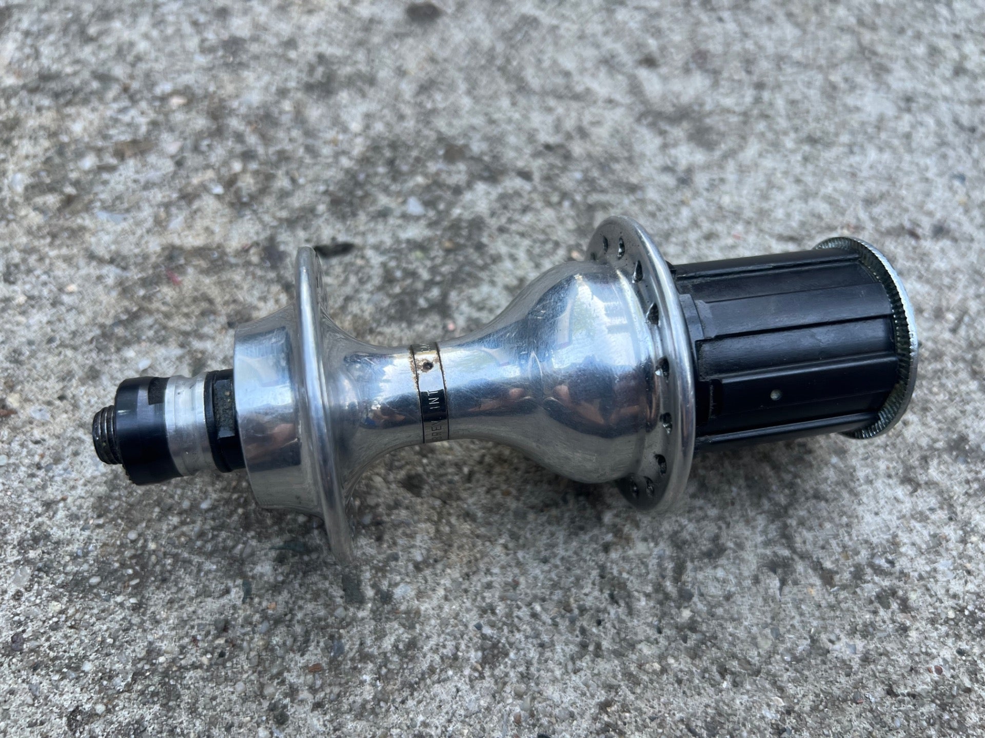 Campagnolo Record OR Icarus 32H Hole 135mm Rear Hub Vintage MTB 8 Speed Bike   - Image 2