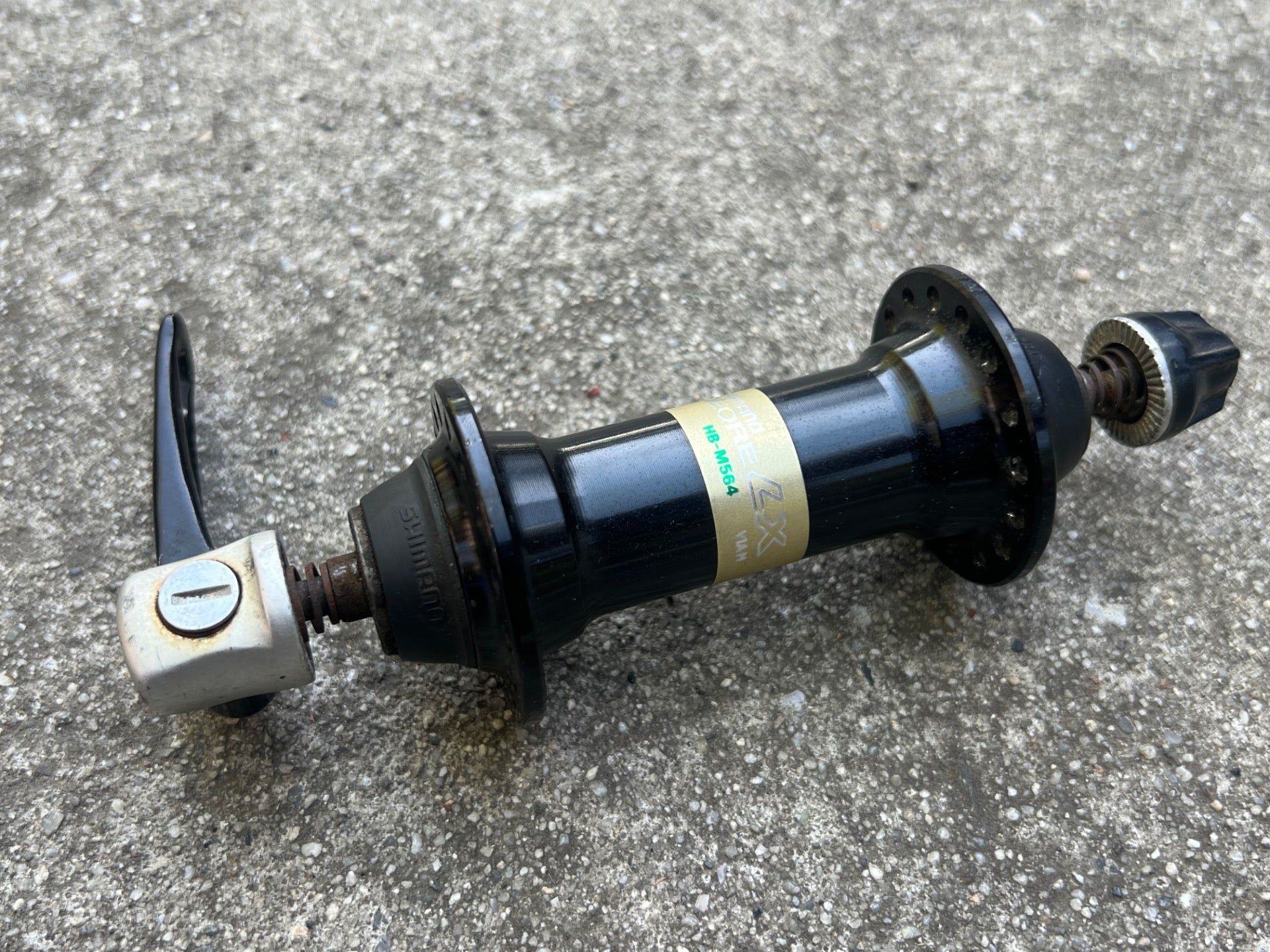 Shimano Deore LX 32H Hole HB-M564 Front Hub & Quick Release Vintage MTB Black  - Image 2
