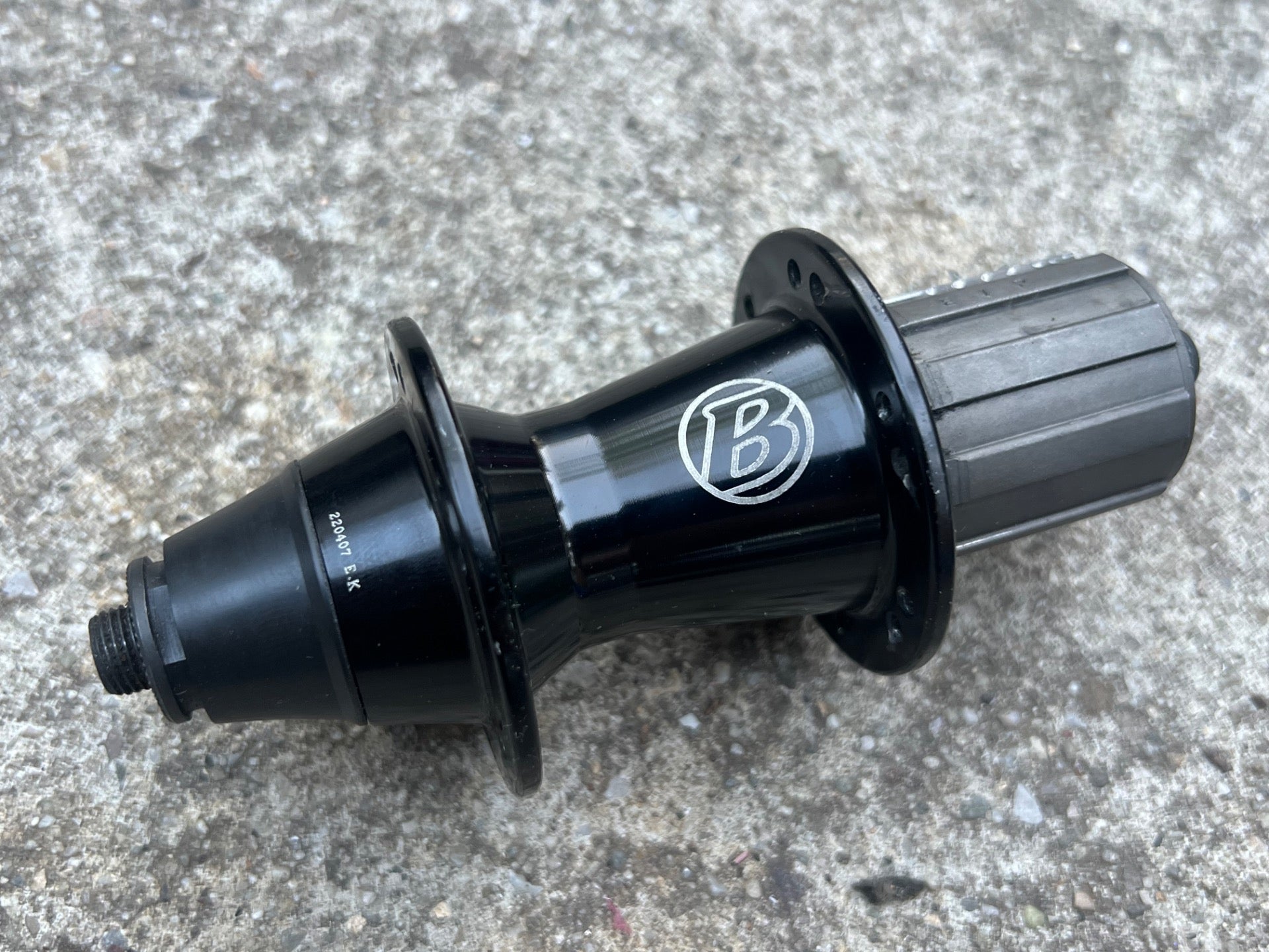 Bontrager 130mm 24H Hole Rear Hub Black Road Bike Cycling Gravel Aero Rim Trek - Image 2