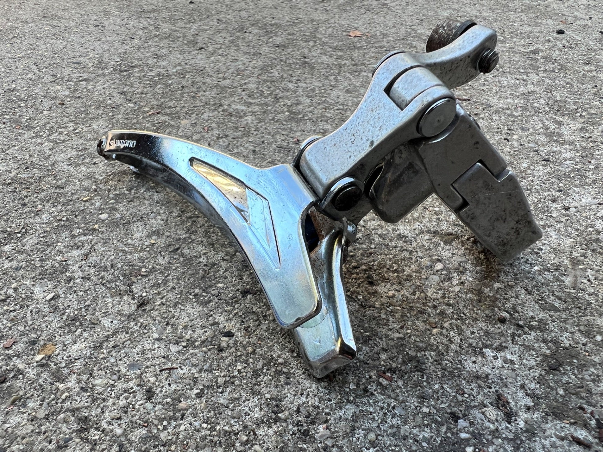 Shimano Z Series FD-Z206 28.6mm Bottom Pull Front Derailleur Double Vintage  - Image 2