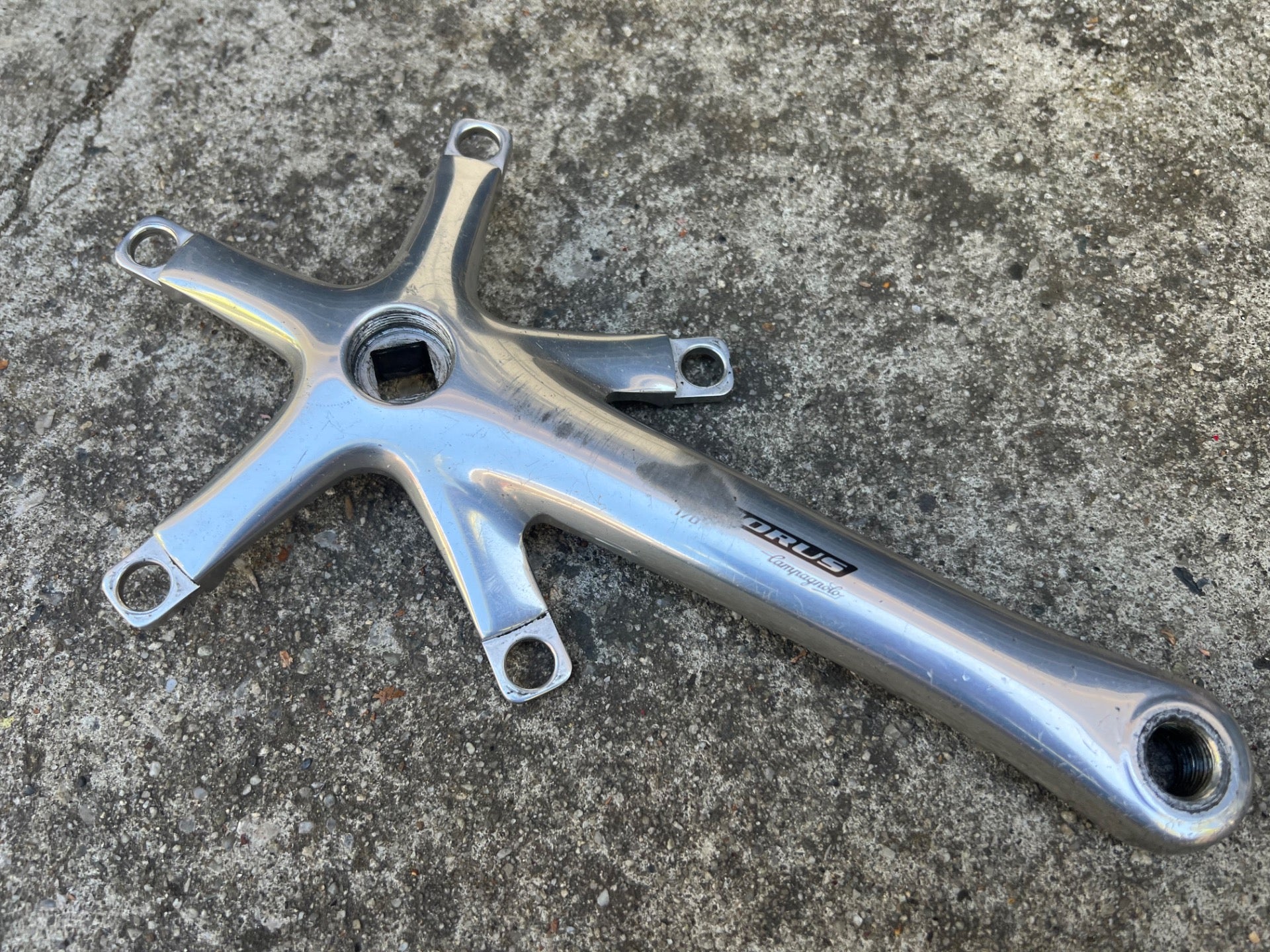 Campagnolo Chorus 170mm Crankset 135 BCD Vintage Road Bike Silver Aluminum Alloy - Image 2