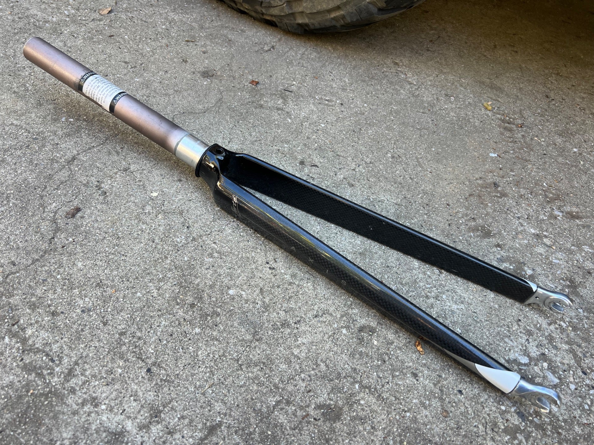 Forte Axis Carbon Fork 700c 1 1/8” 9.5” Threadless Steerer Black Road Bike Gray - Image 2