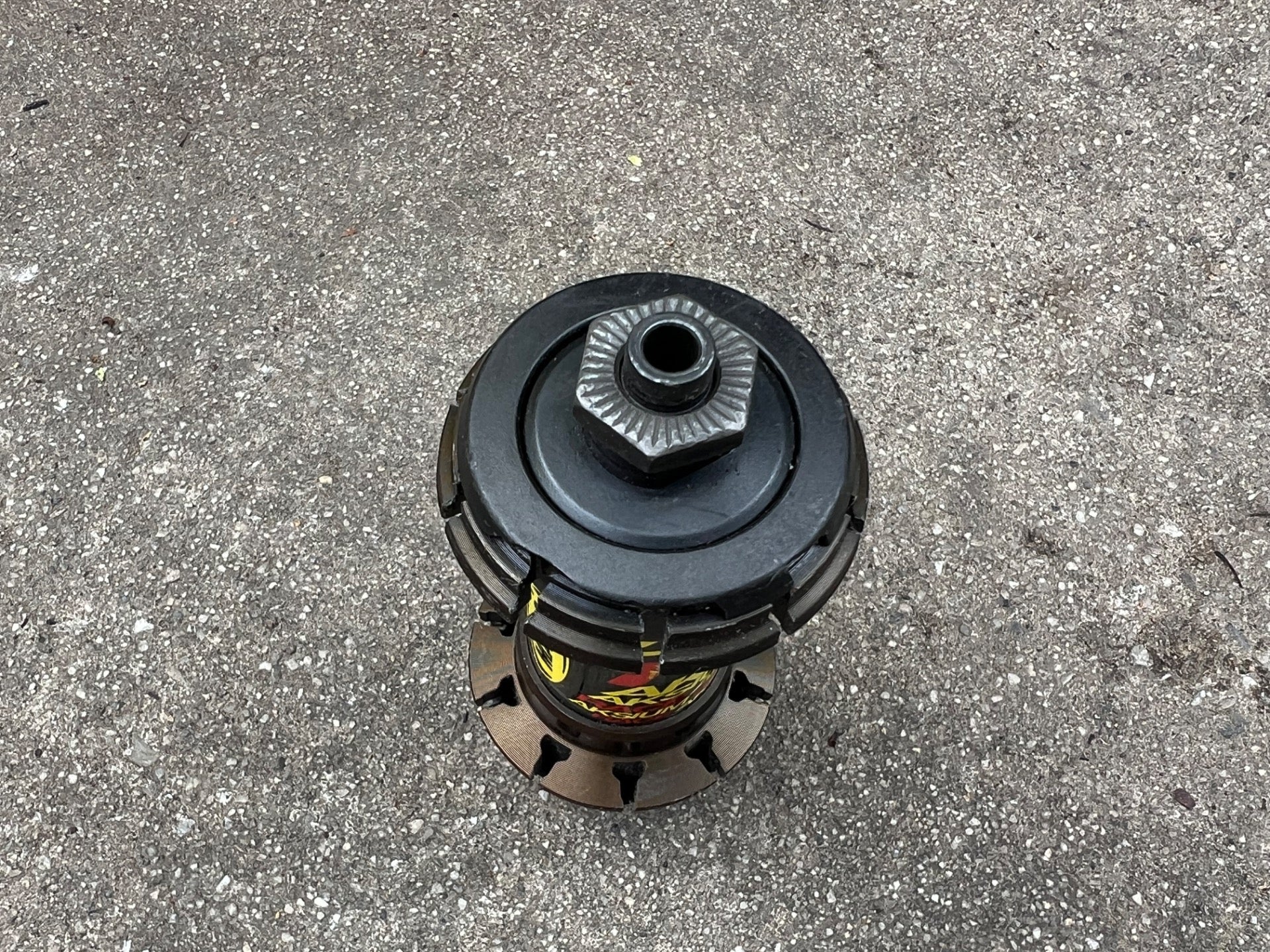 Mavic Aksium Race Front Hub 20H Hole Road Bike Racing Plastic Cracked 9mm  - Image 2