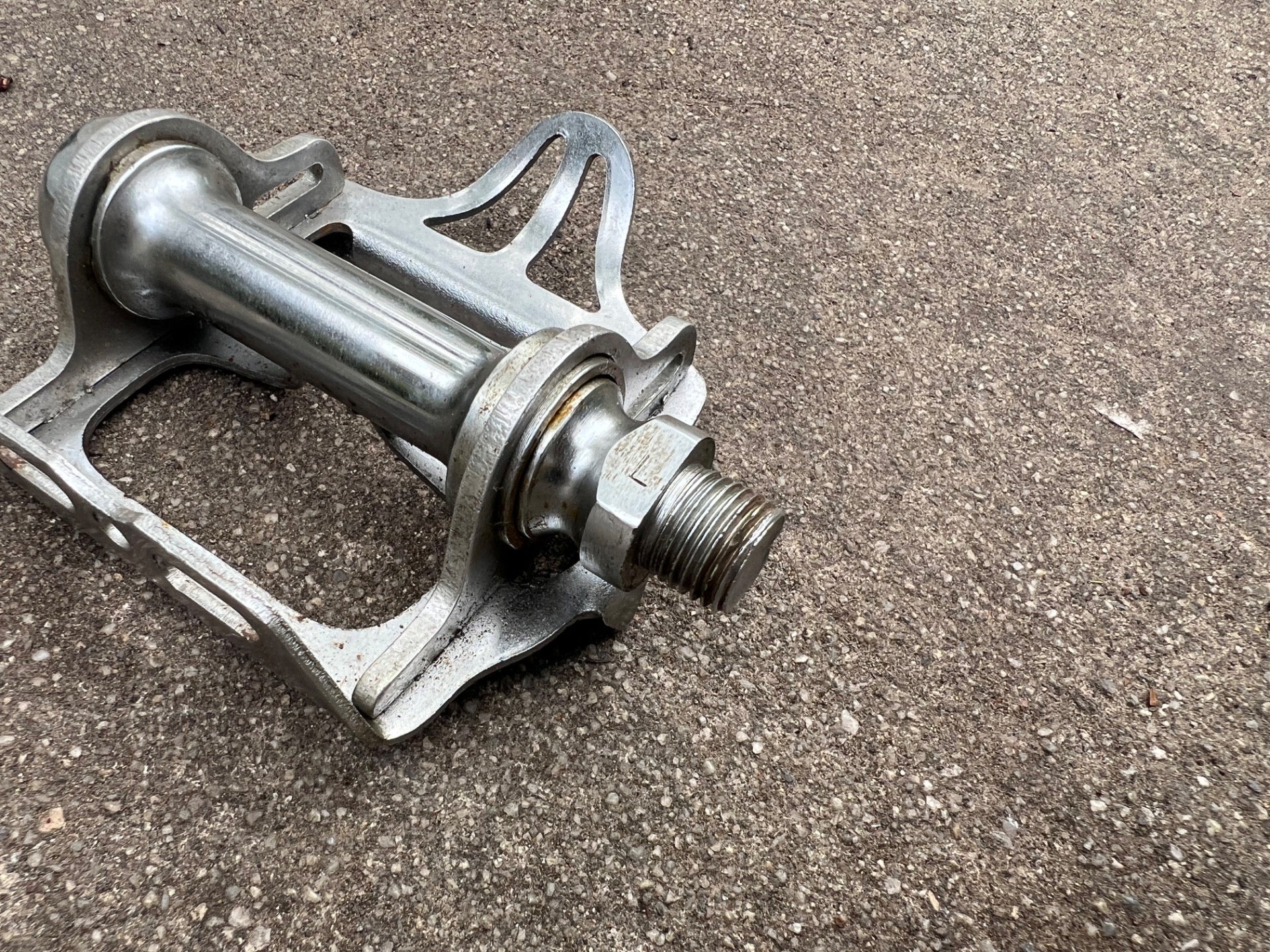 Lyotard Berthet 1/2” Left Non Drive Side Pedal Chrome Vintage Retro Steel Road  - Image 2