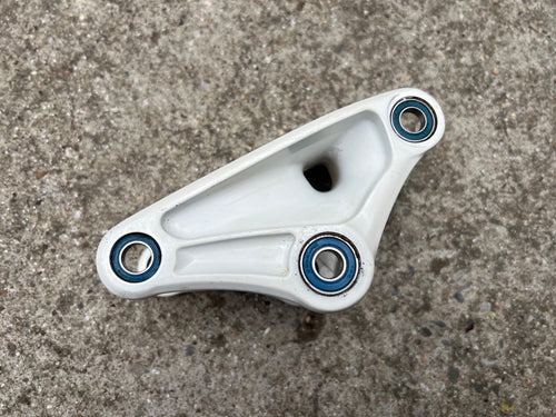 2013 Trek Rear Suspension Rocker Arm Linkage Piece White Blue Bearings - Image 2