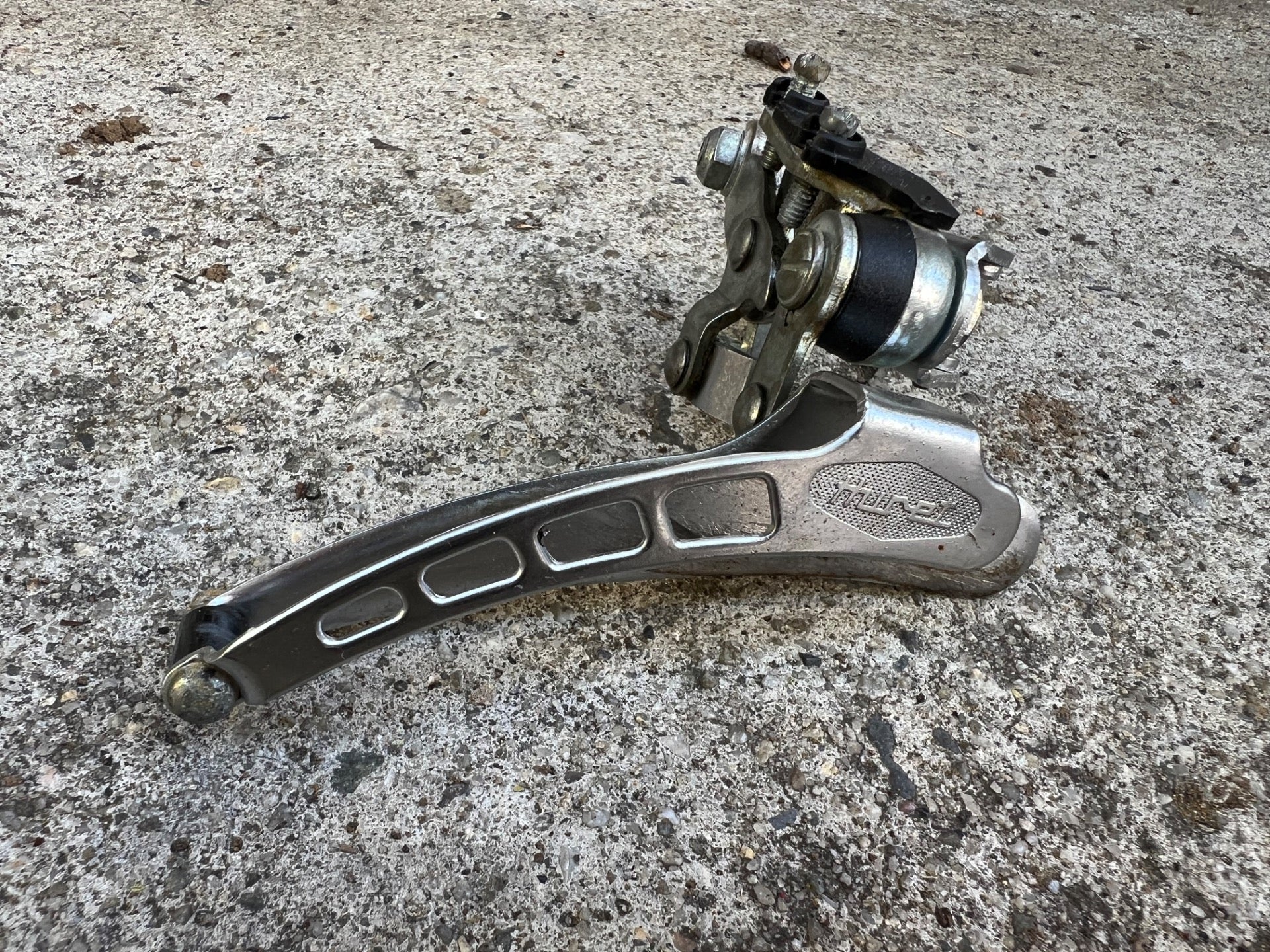 Huret Road Front Derailleur Vintage 28.6mm Bottom Pull Silver Chrome Retro - Image 2