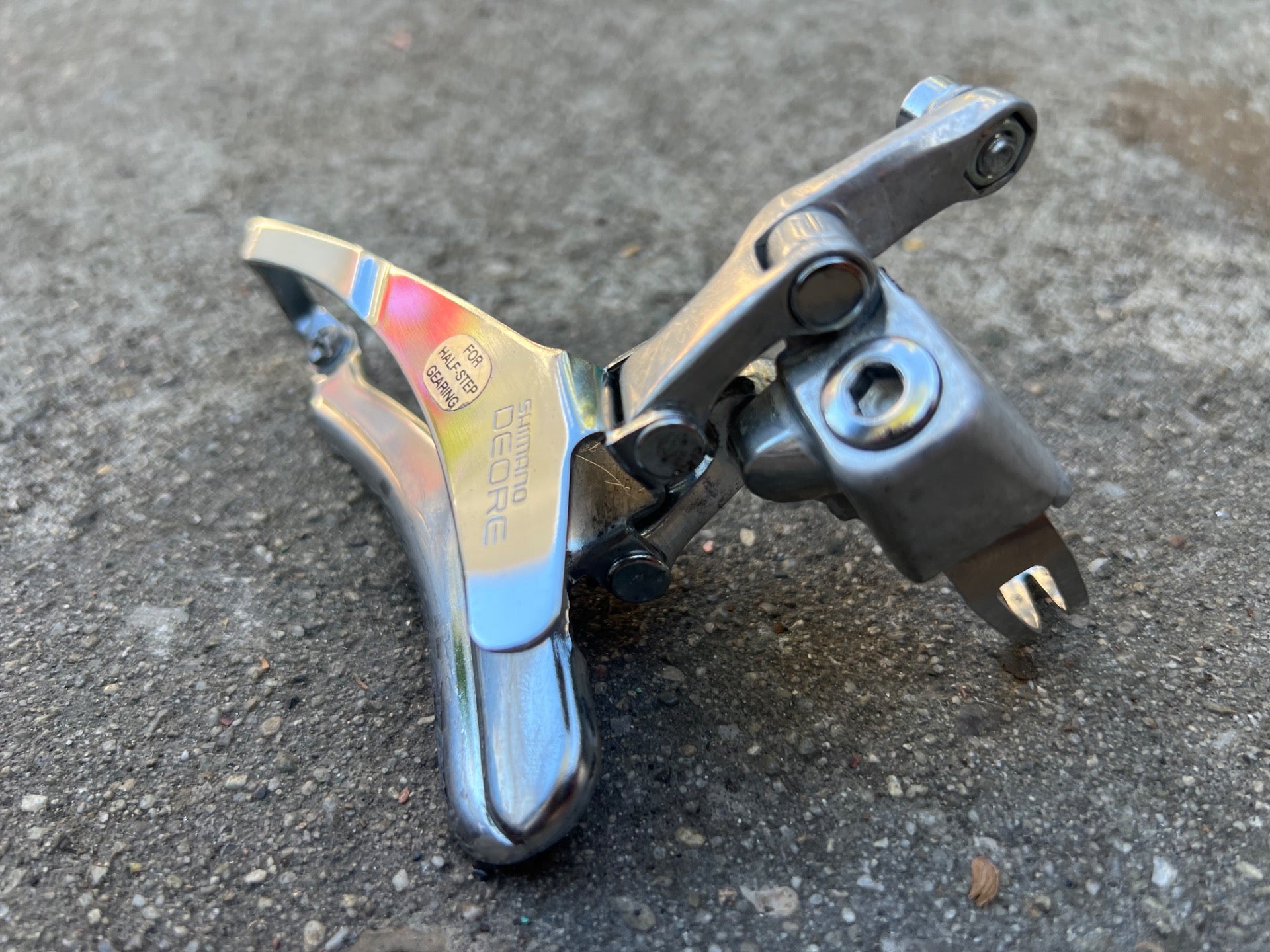 Shimano Deore FD-MT60 31.8mm Bottom Pull Front Derailleur Half Step Band Triple - Image 2