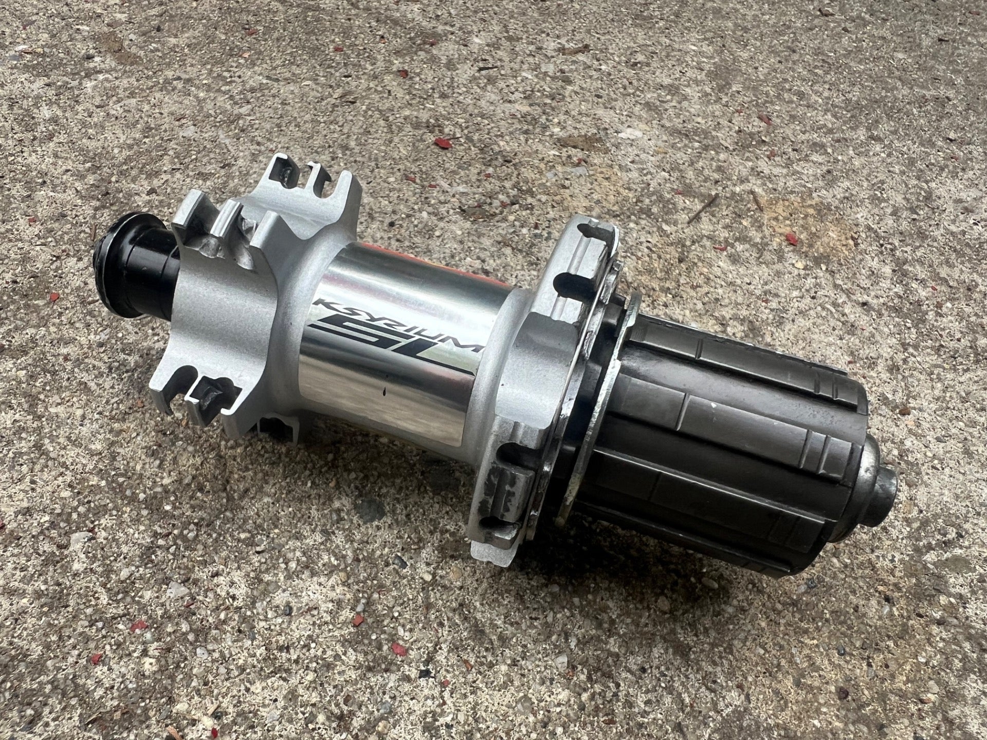 Mavic Ksyrium SL 20H Hole Rear Hub 130mm Road Bike Silver 8/9/10/11 Speed HG - Image 2