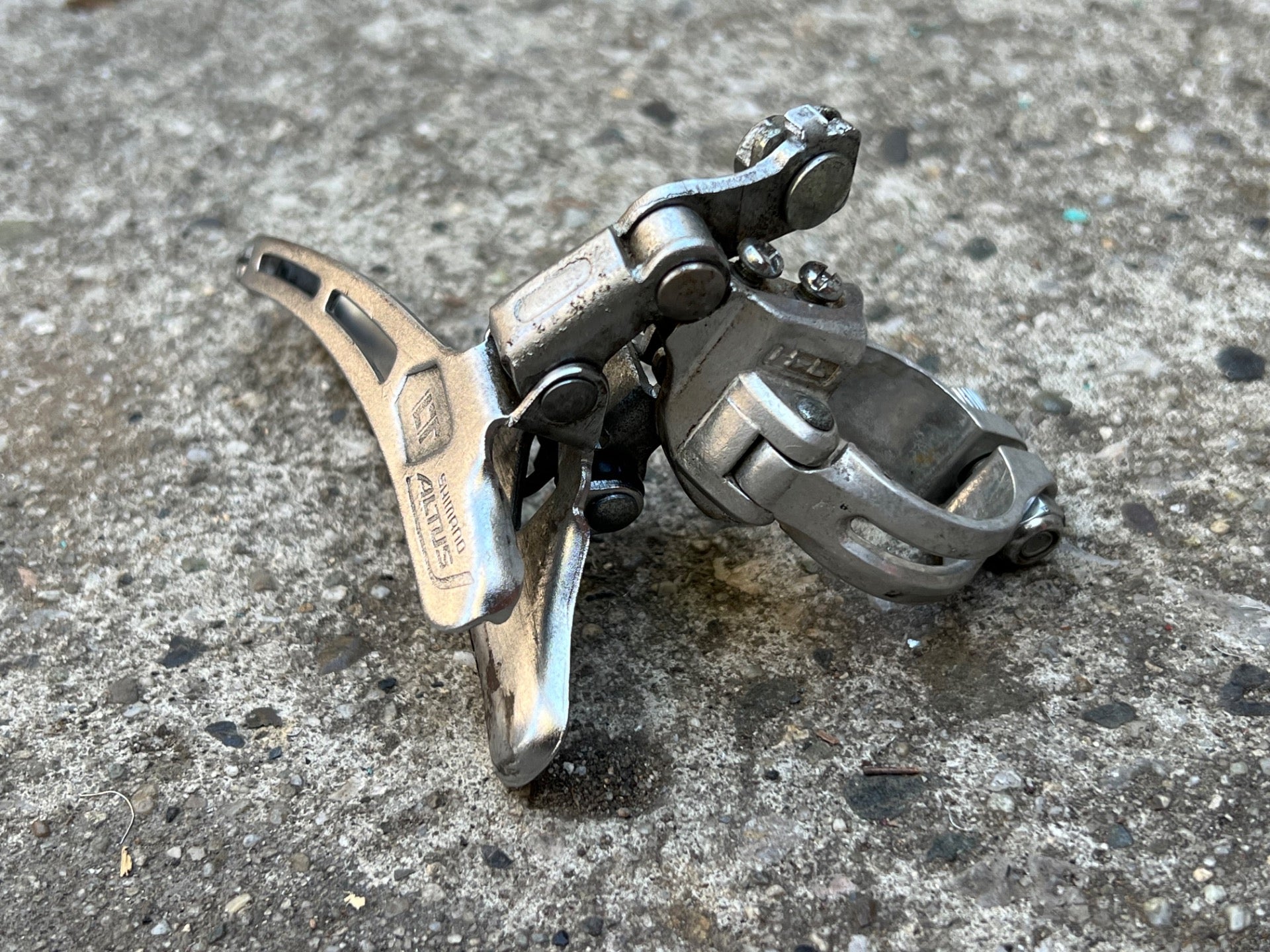 Shimano Altus LT 28.6mm Bottom Pull Front Derailleur Vintage Road Retro Steel - Image 2
