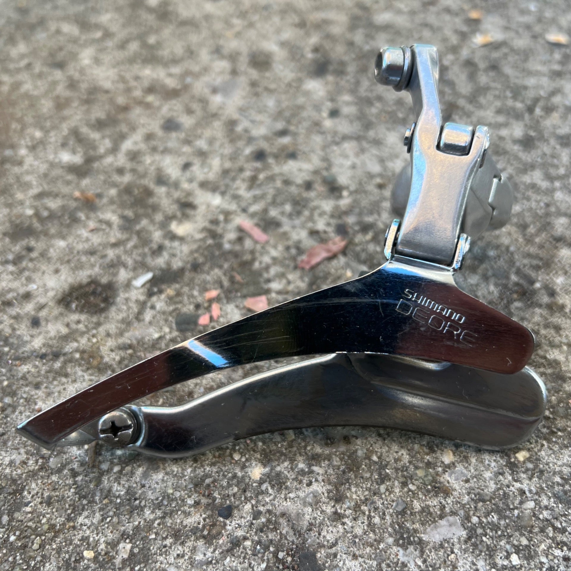 Shimano Deore FD-MT60 Front Derailleur 28.6mm Bottom Pull Triple Vintage - Image 2