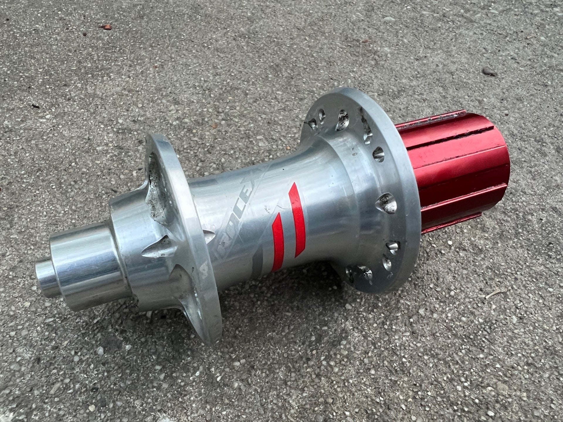 Bontrager Race X Lite 130mm 20H Hole Rear Hub 8/9/10 Speed Silver Red Road Bike  - Image 2