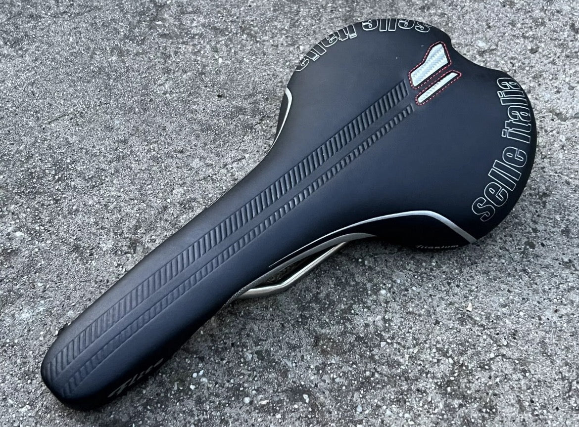 MINT Selle Italia Flite Titanium Saddle idmatch L1 Black 145x277mm Gravel Road  - Image 2