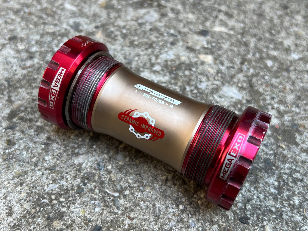 FSA MEGA EXO 68/70mm English Thread Ceramic Bottom Bracket Red Road Bike Racing - Image 2