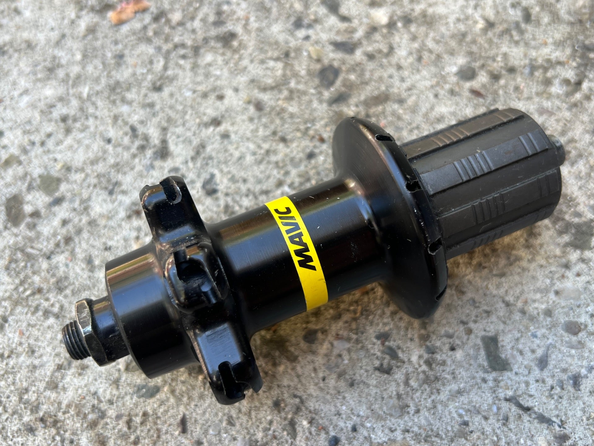 Mavic 24H Hole Rear Hub 130mm 11 Speed Shimano Hyperglide Black Road Bike Retro - Image 2