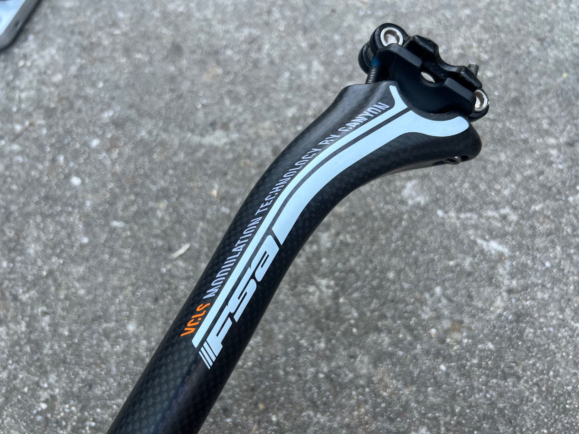 NEW FSA VCLS 27.2x300mm Seatpost Carbon Road Bike Cycling Black  - Image 2