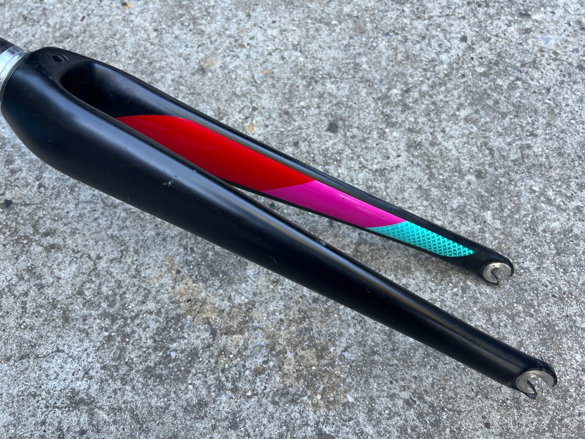 Specialized Carbon Fork 1 1/8” to 1 1/4” Tapered Threadless 8.5in Black Red Pink - Image 2