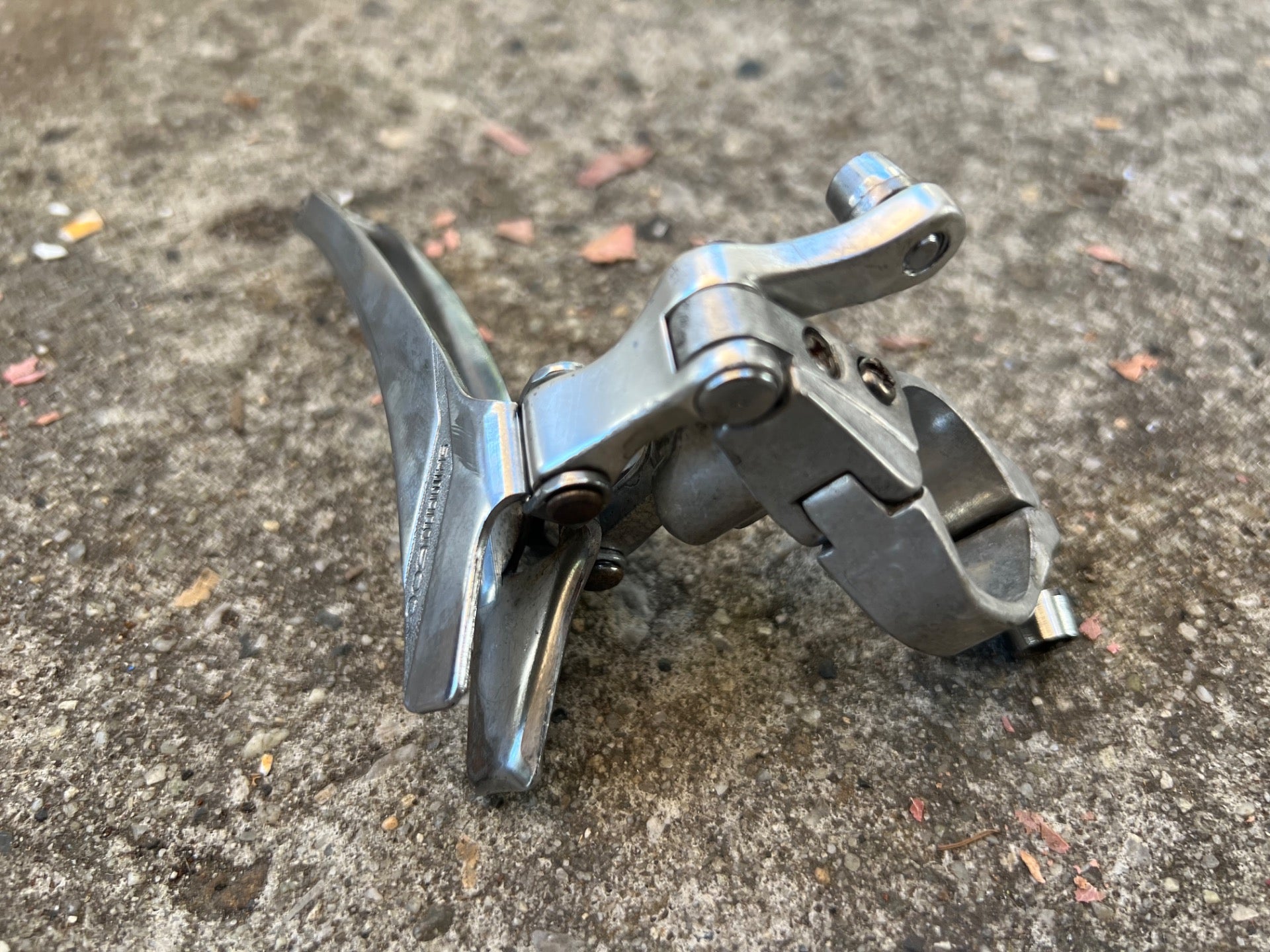 Shimano 600 FD-6207 28.6mm Bottom Pull Front Derailleur Vintage Double 2x7 Speed - Image 2