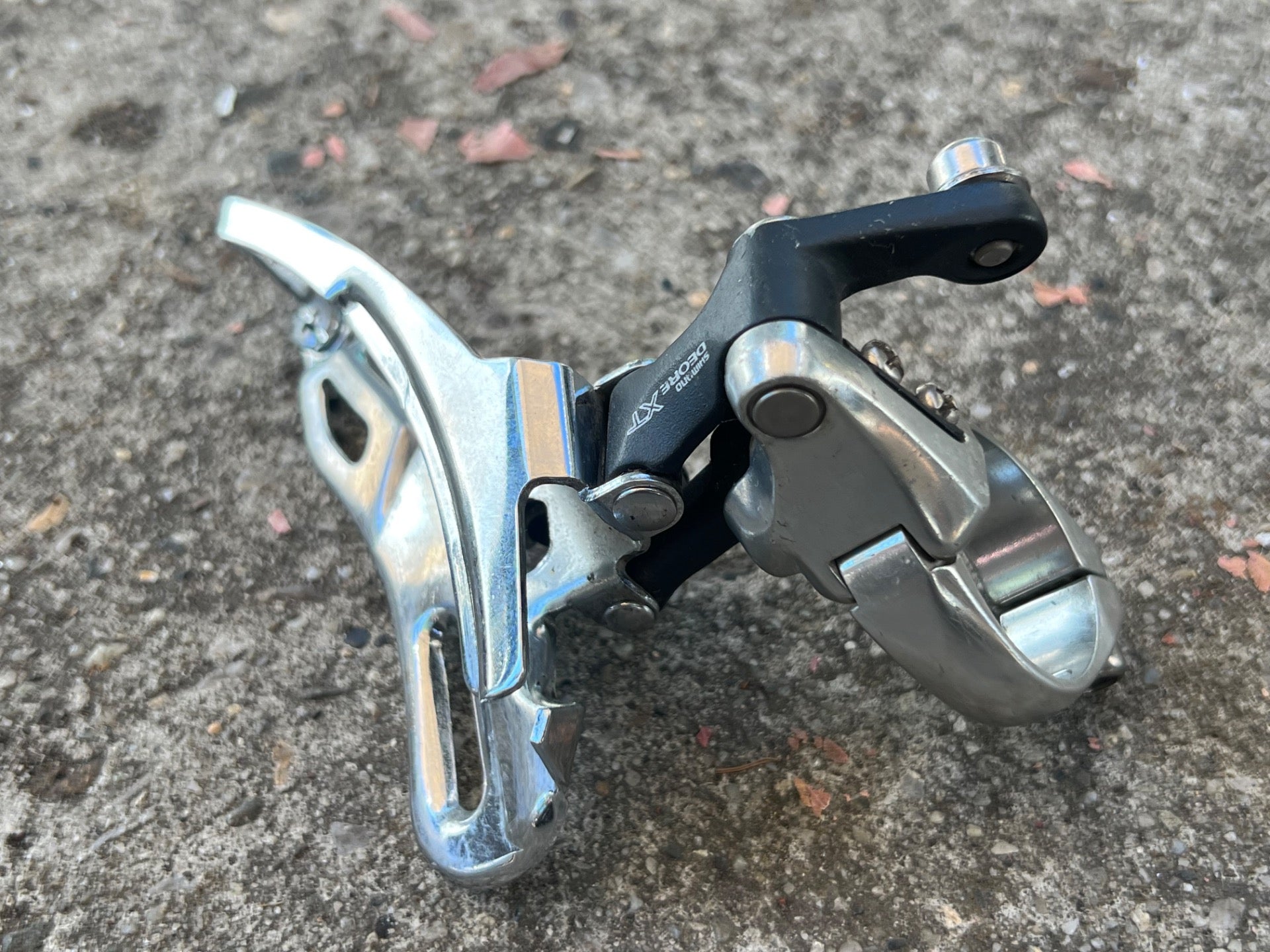 Shimano Deore XT FD-M737 31.8mm Bottom Pull Front Derailleur Triple 3x8 Vintage - Image 2