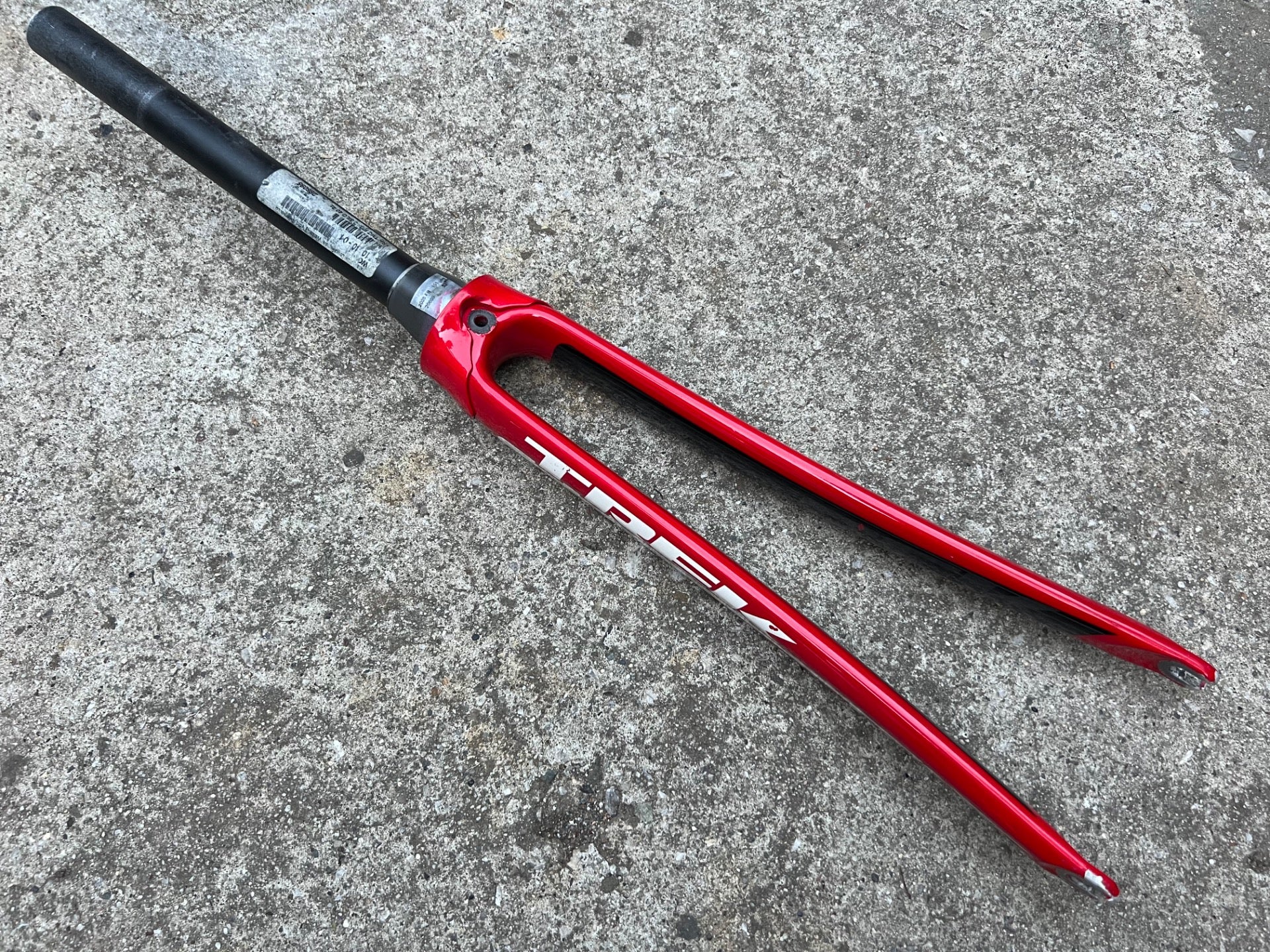 Trek RXL Bontrager 1 1/8” Tapered Carbon Fork Red White Aluminum Road Bike Race - Image 2
