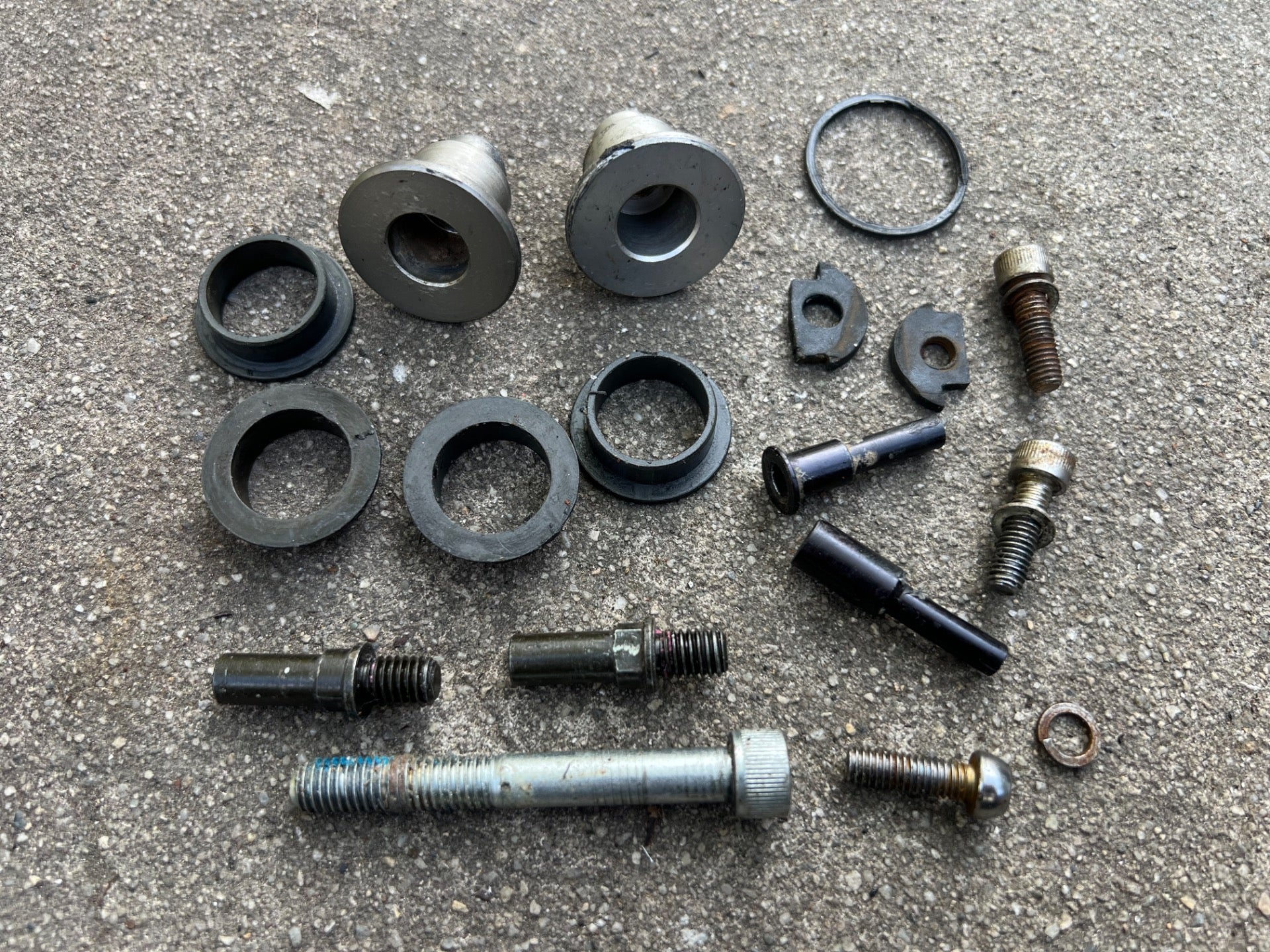Proflex 957 Rear Limkage Bushings and Bolts Set Vintage MTB Carbon Swingarm  - Image 2