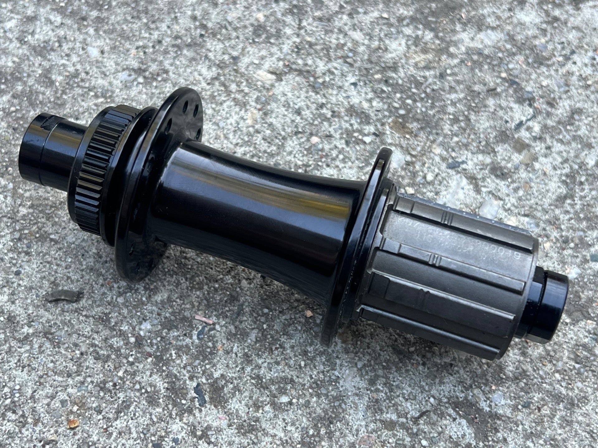 Specialized Axis Rear Hub 12x142mm 24H Hole 11 Speed Shimano Hyperglide  Black  - Image 2