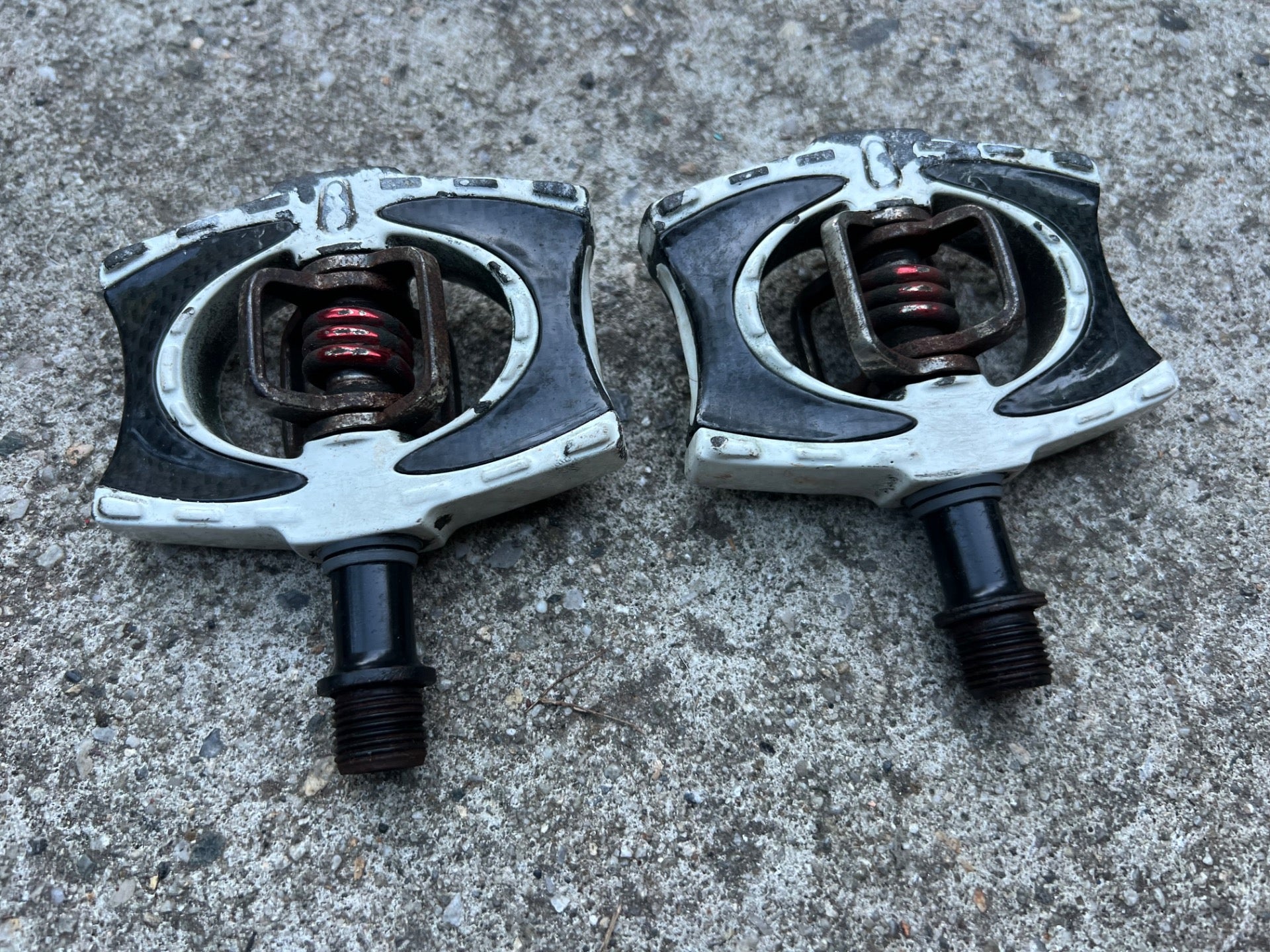 Crankbros Acid Carbon Clipless Pedals White Black MTB Gravel Pair Crankbrothers  - Image 2