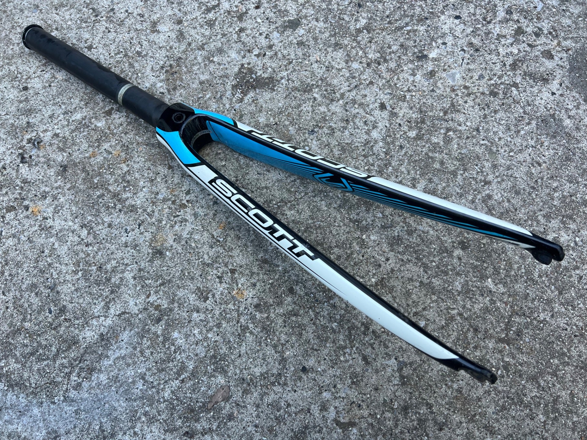 Scott Carbon Fork 700c 1 1/8” 9.25” Threadless Steerer Road White Blue Black  - Image 2