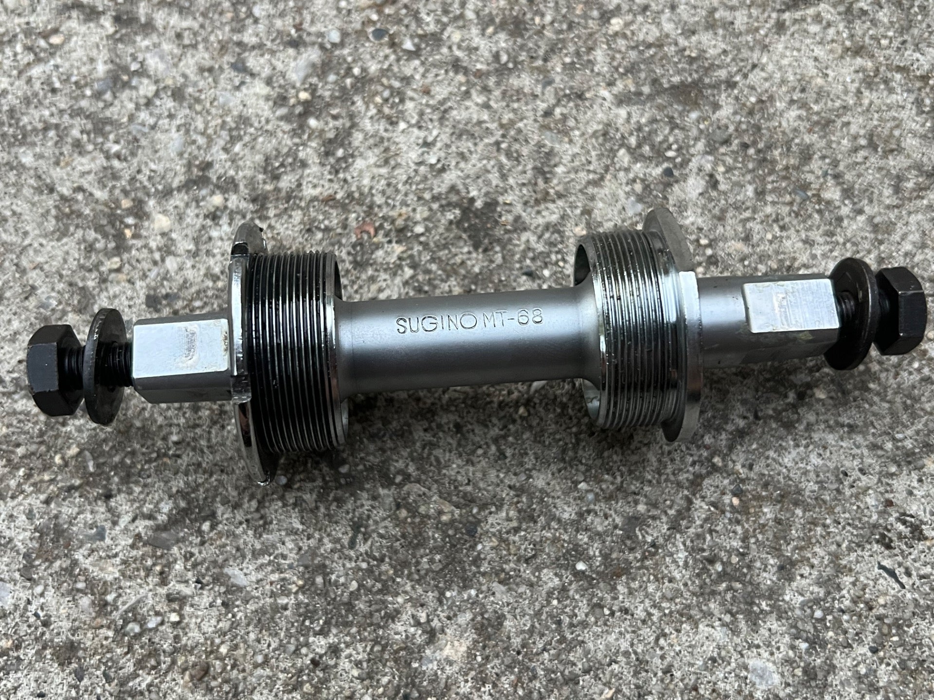 Sugino MT68 68mm 115mm English Bottom Bracket 1.37x24T Chrome Vintage Road Bike  - Image 2