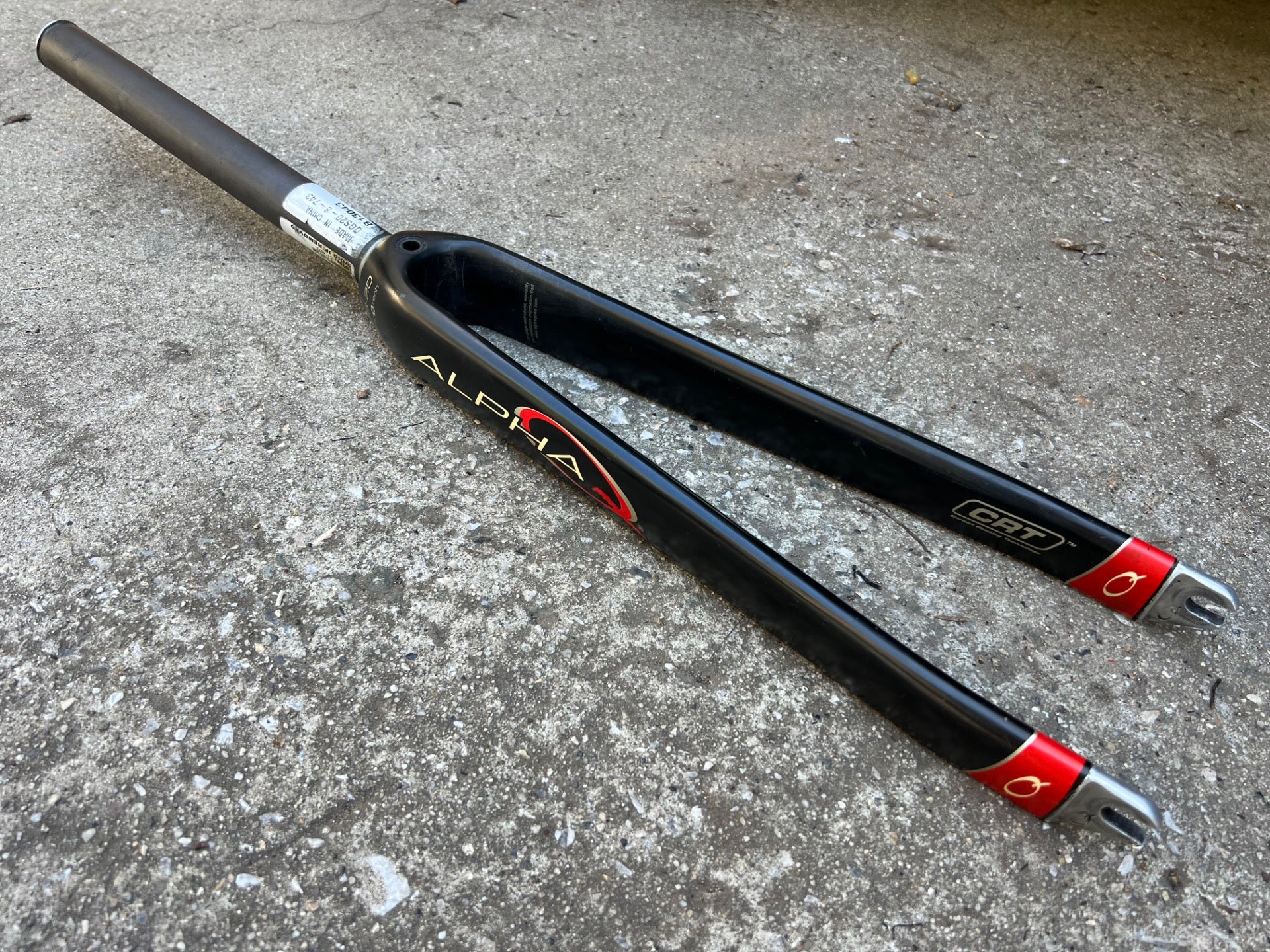Alpha Q GS-20 Fork 700c 1 1/8” 9.75in Threadless Carbon Black Red Road Bike  - Image 2