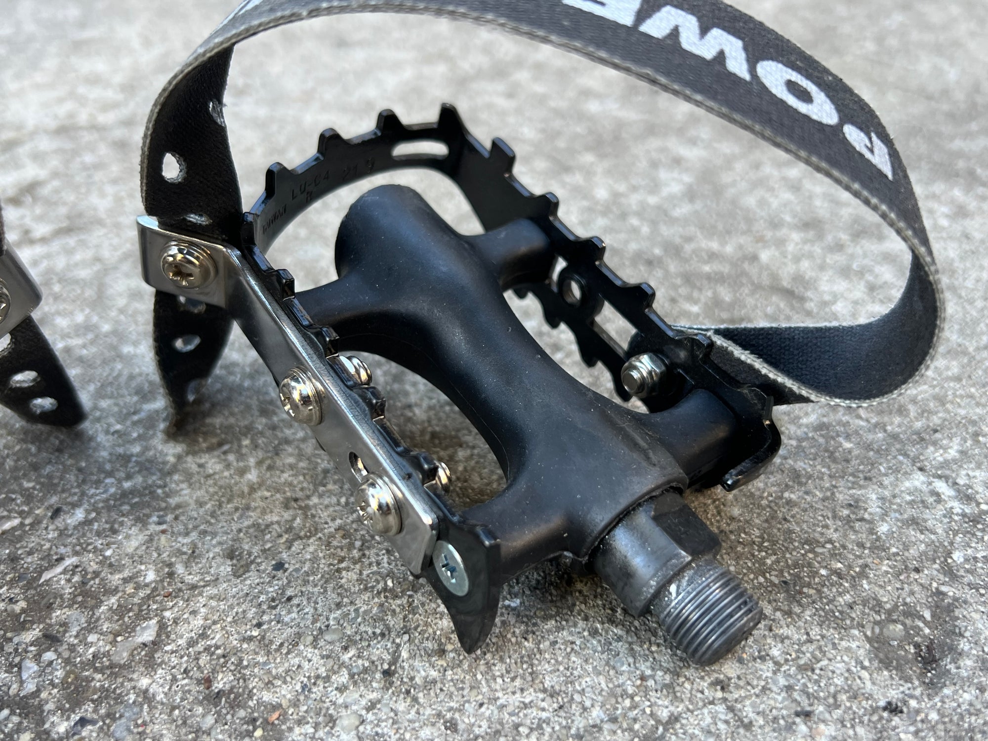 MINT Power Grips Toe Strap Platform Pedals MTB Mountain Bike Black