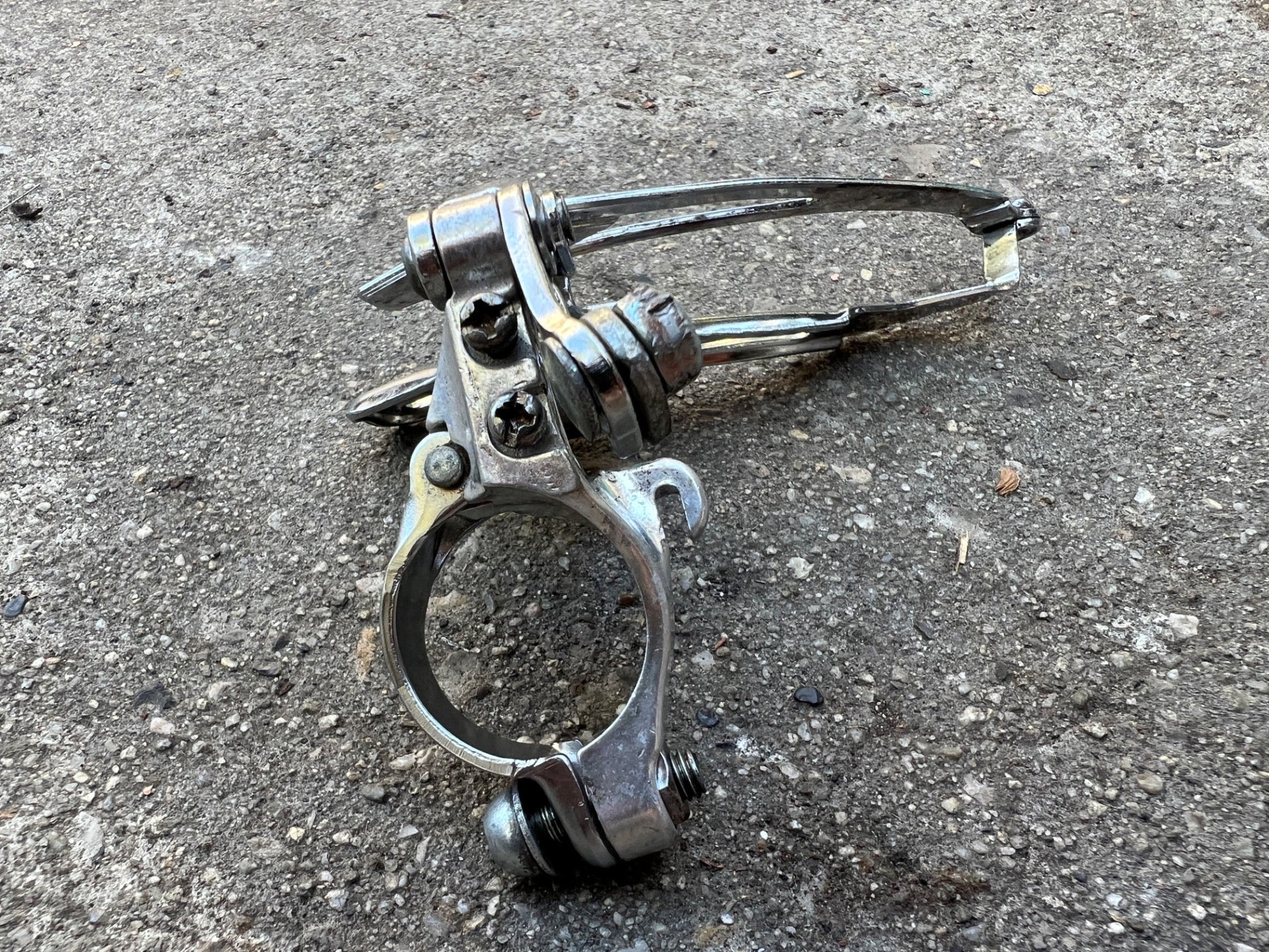 Shimano Z Series FD-Z204 28.6mm Bottom Pull Vintage Double Front Derailleur Road - Image 3