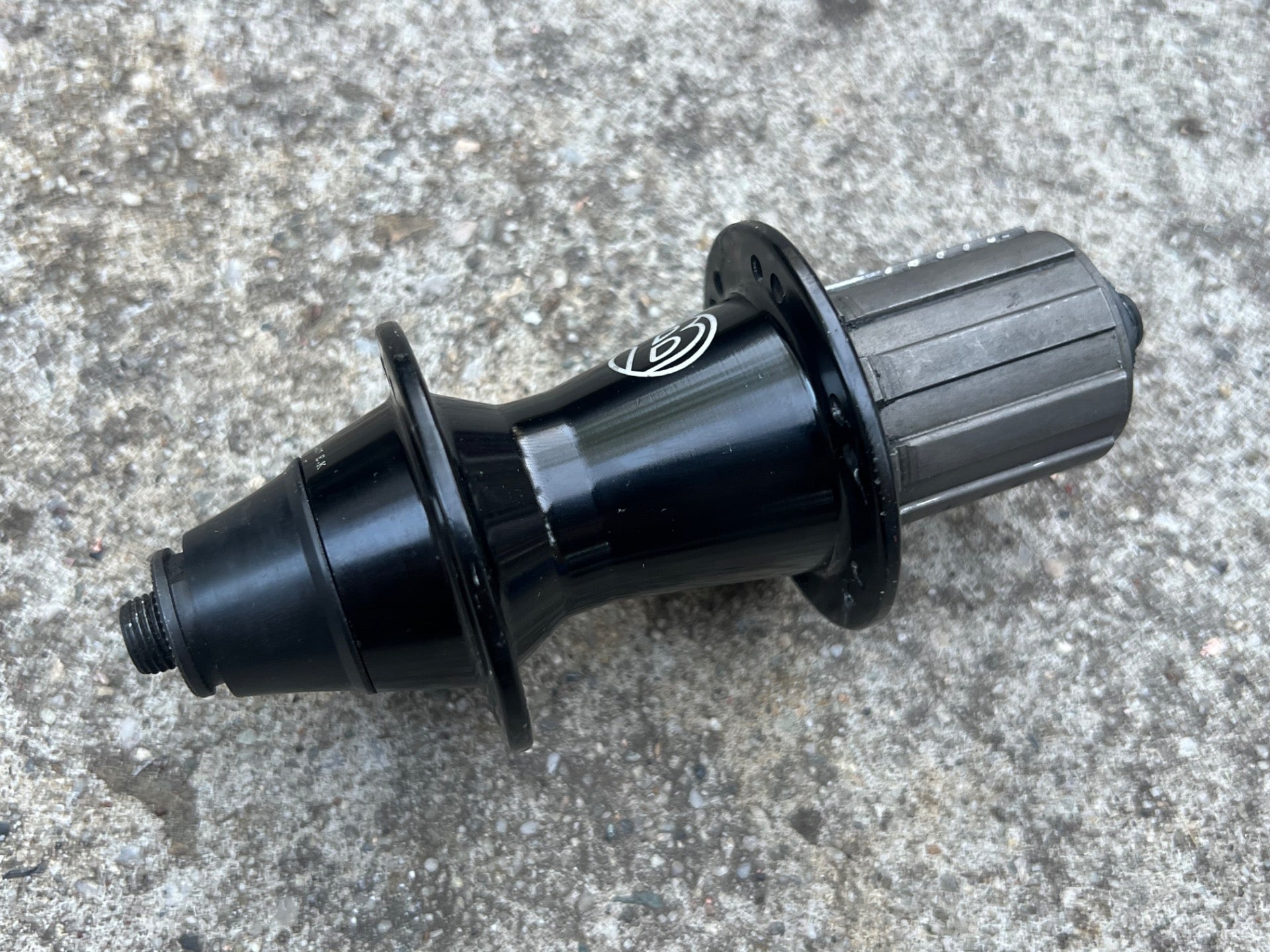 Bontrager 130mm 24H Hole Rear Hub Black Road Bike Cycling Gravel Aero Rim Trek - Image 3