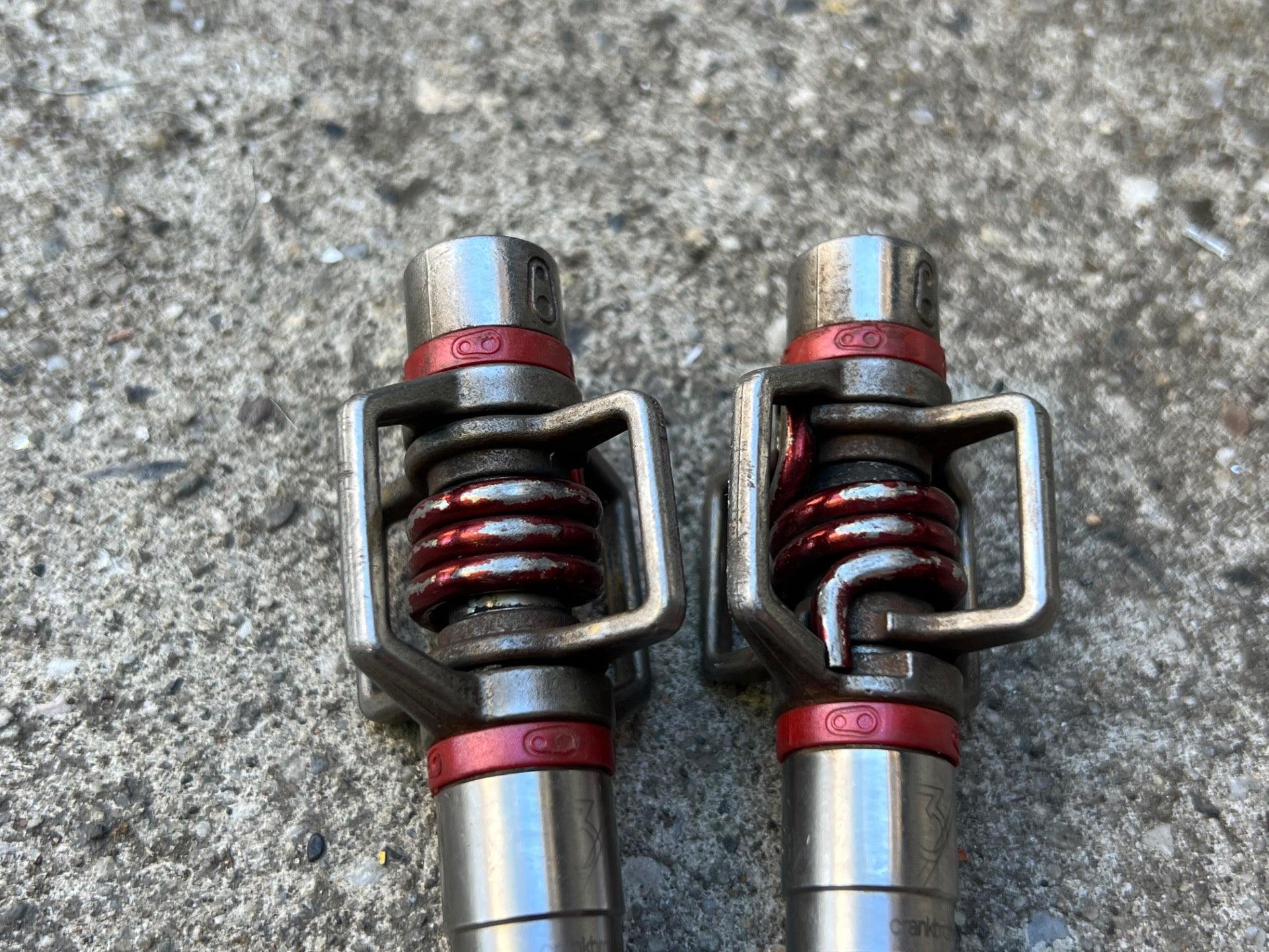 Crankbros Egg Beater 3 Pedals 9/16” Clipless CX Gravel Road XC MTB Red Silver - Image 3