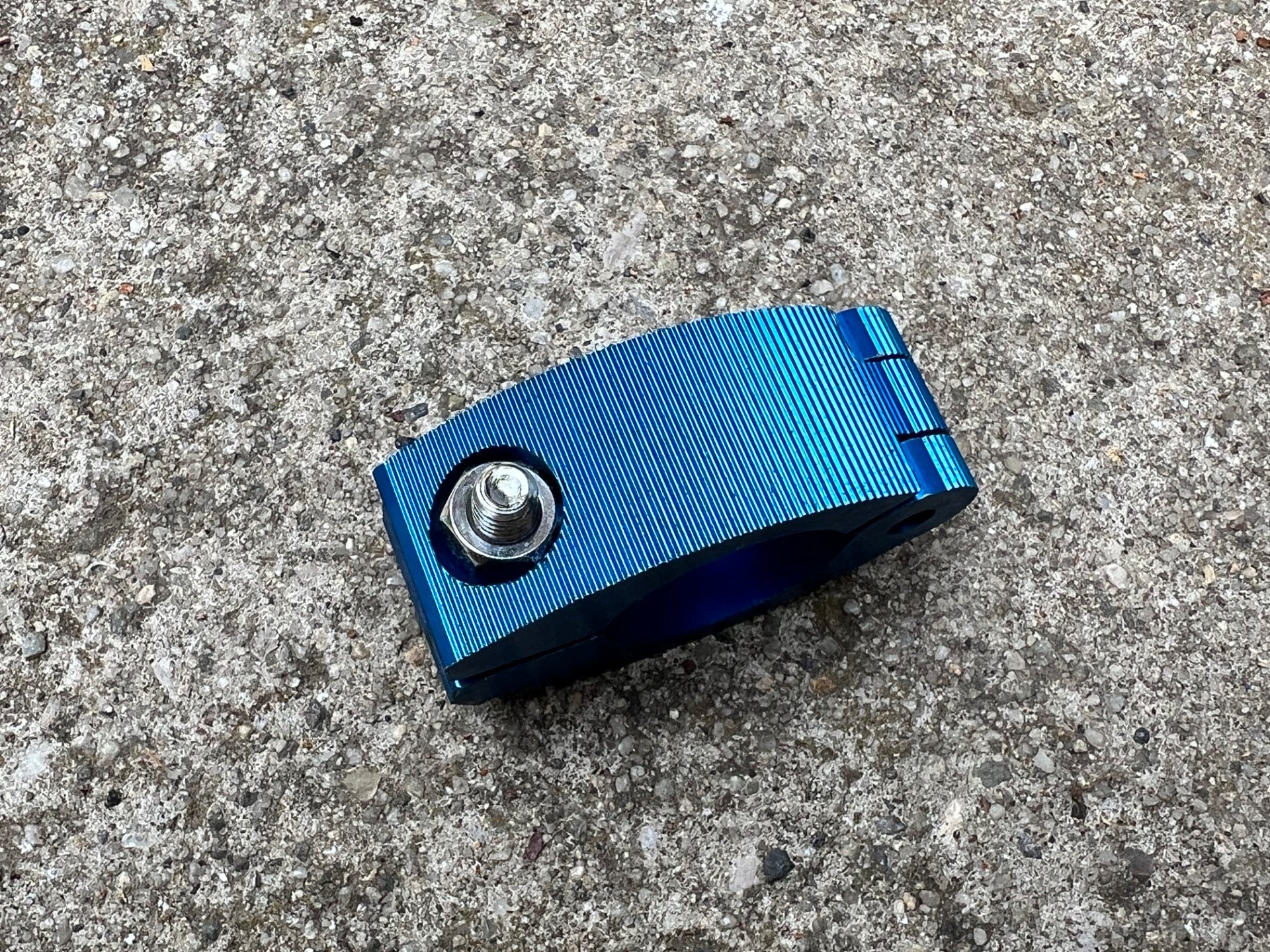NOS Strong 25.4mm BMX Seatpost Clamp Hinged Hinge Bolt On Blue Retro OG 80’s - Image 3
