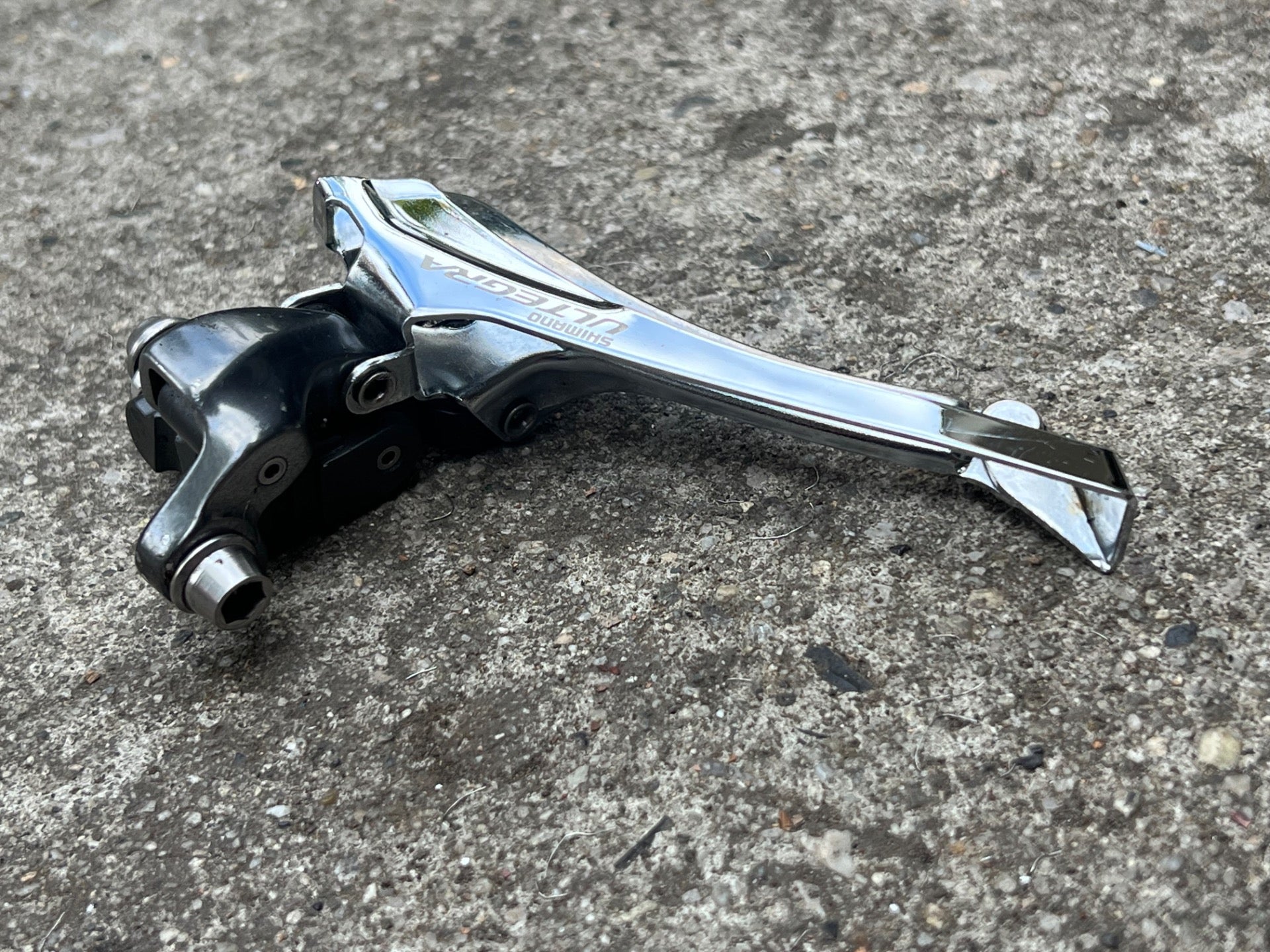 Shimano Ultegra FD-6700 Bottom Pull Front Derailleur Double Road 2x10 Speed  - Image 3