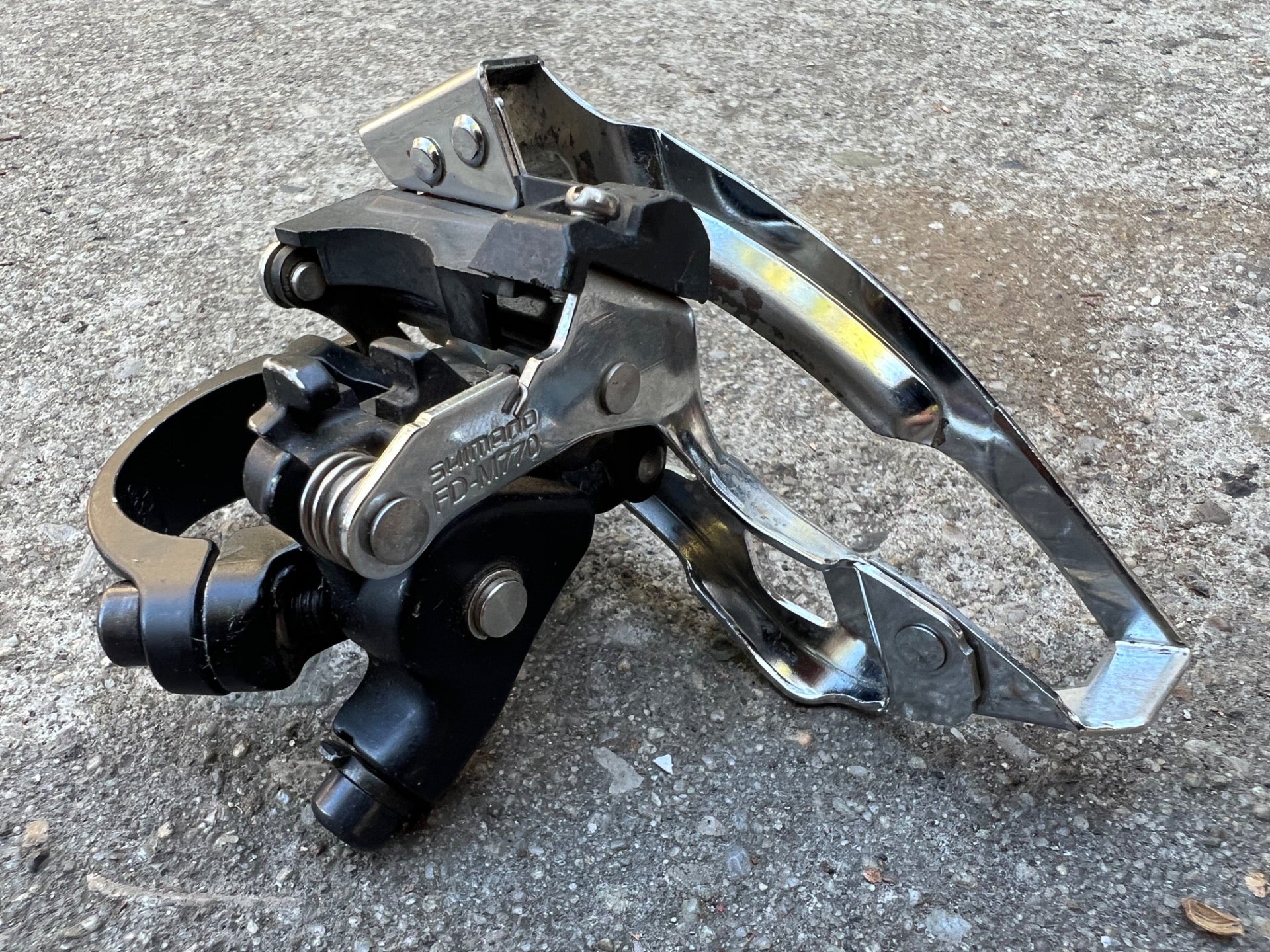 Shimano Deore XT FD-M770 34.9mm Dual Pull Front Derailleur Low Clamp 3x9 Triple  - Image 3