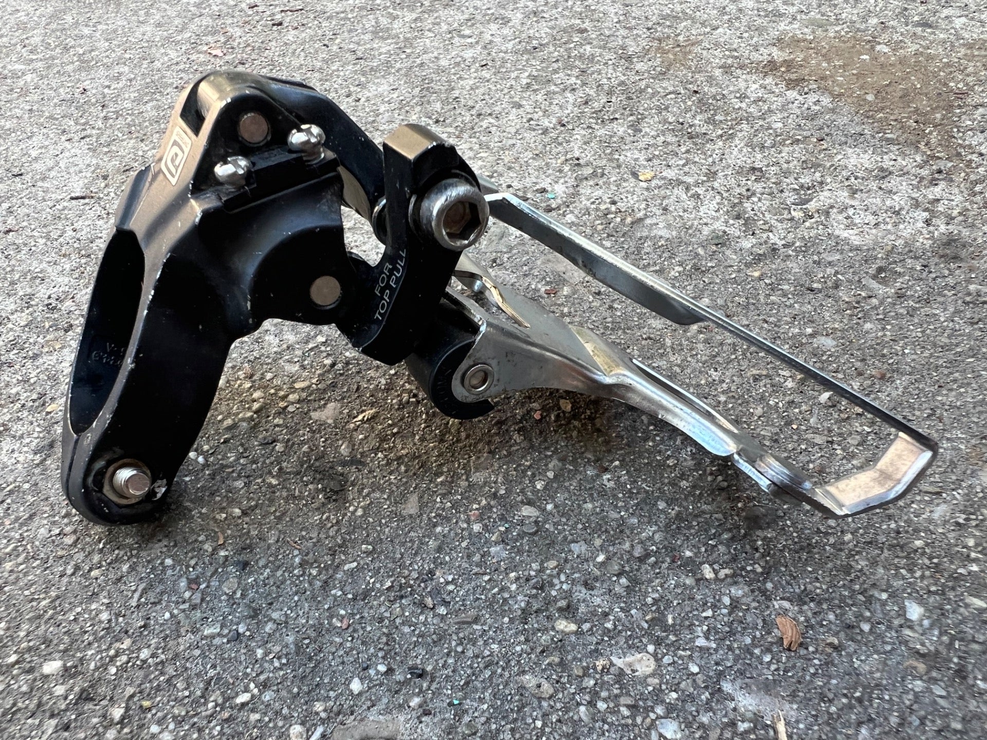 Shimano Deore FD-M611 3x10 34.9mm Top Pull Front Derailleur Triple MTB Touring  - Image 3