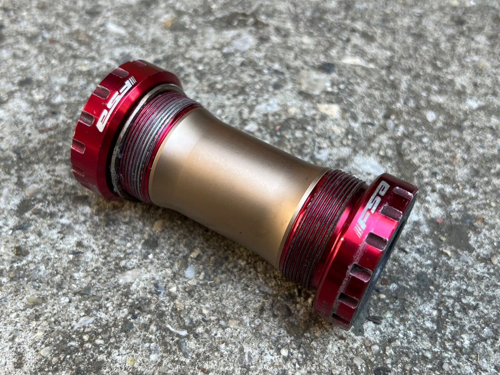FSA MEGA EXO 68/70mm English Thread Ceramic Bottom Bracket Red Road Bike Racing - Image 3