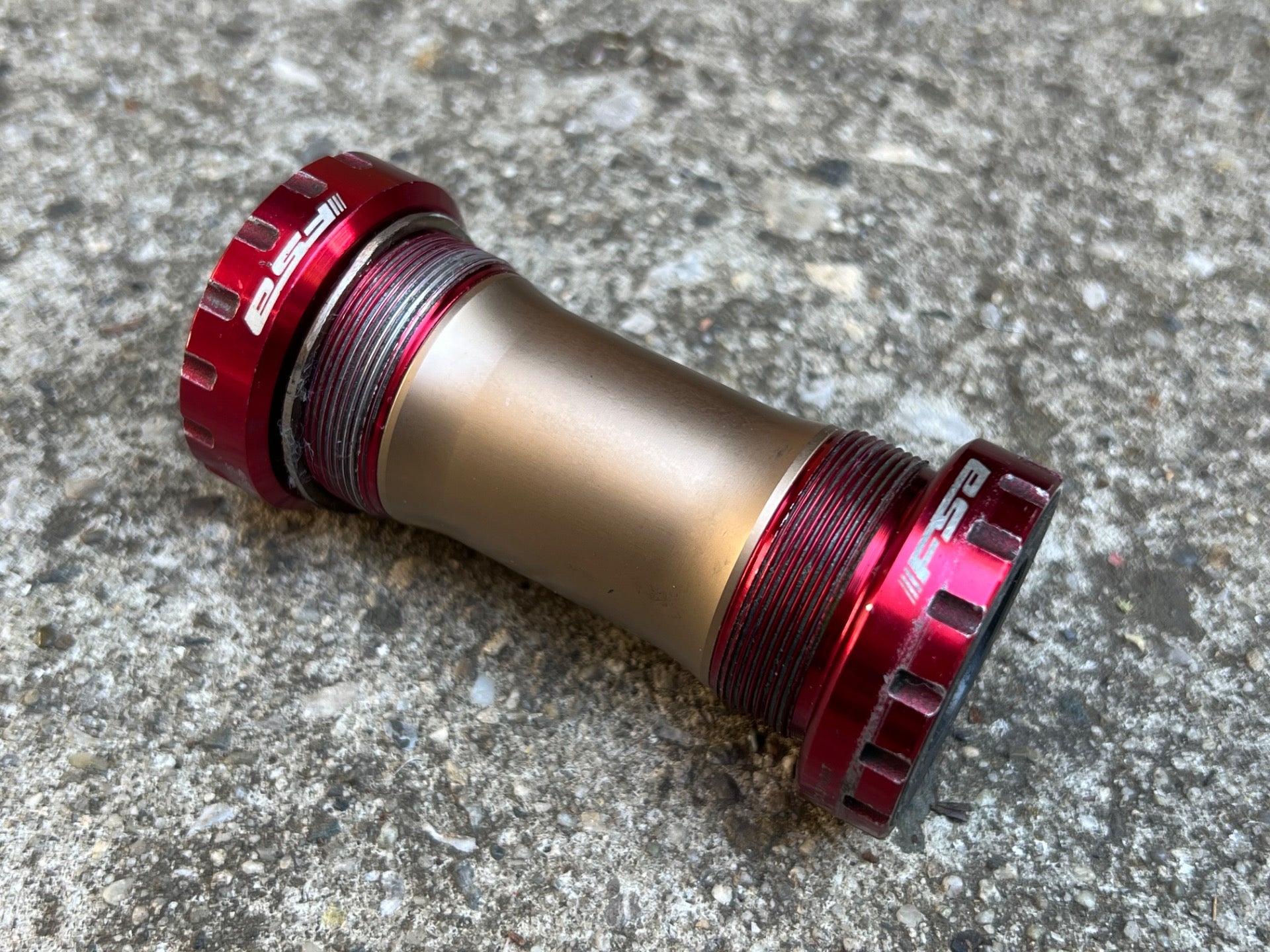 FSA MEGA EXO 68/70mm English Thread Ceramic Bottom Bracket Red Road Bike Racing - Image 3