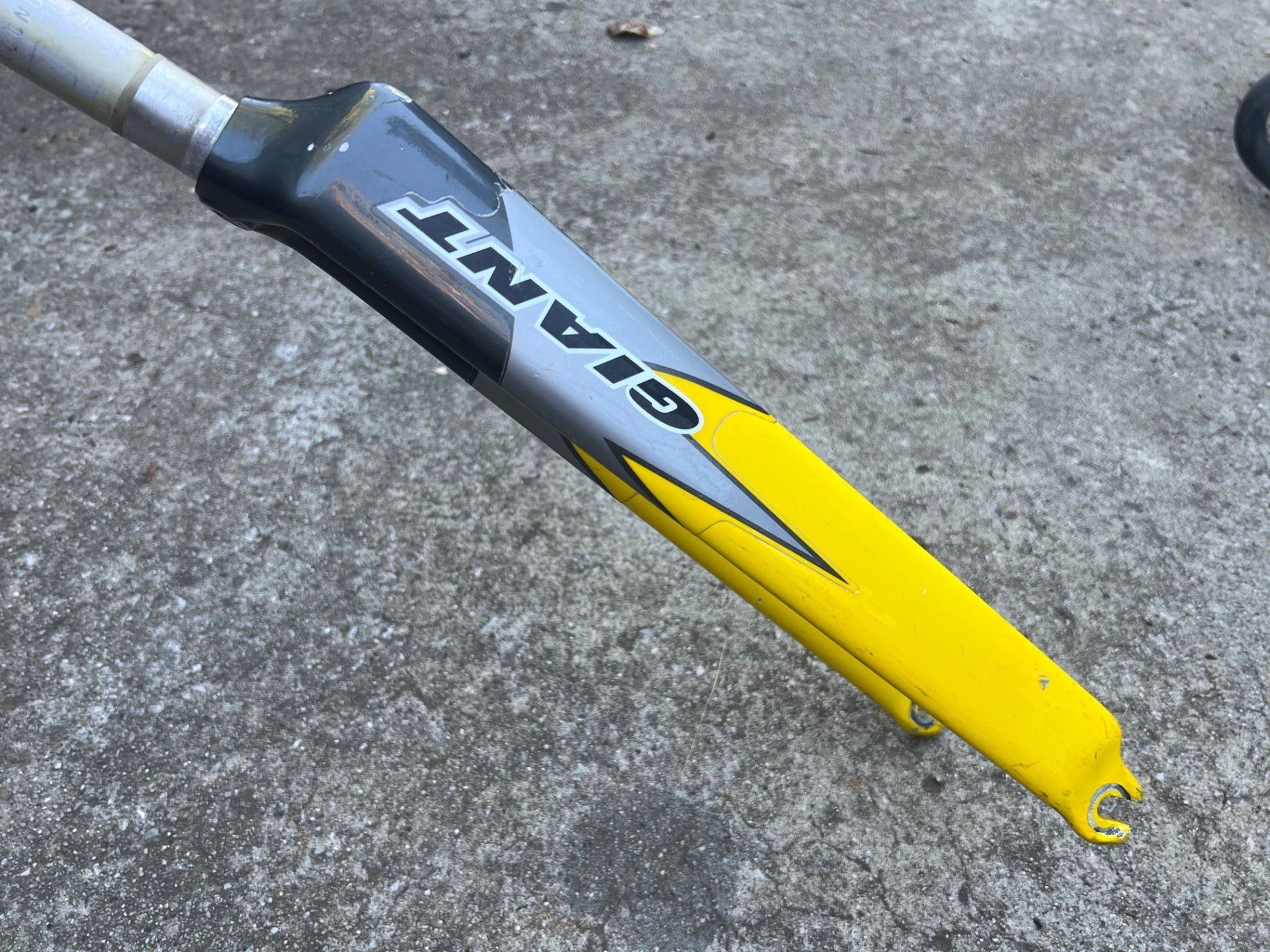 Giant Carbon Fork Aero 700c 1” 10.5” Threadless Steerer Road Yellow Gray Bike - Image 5