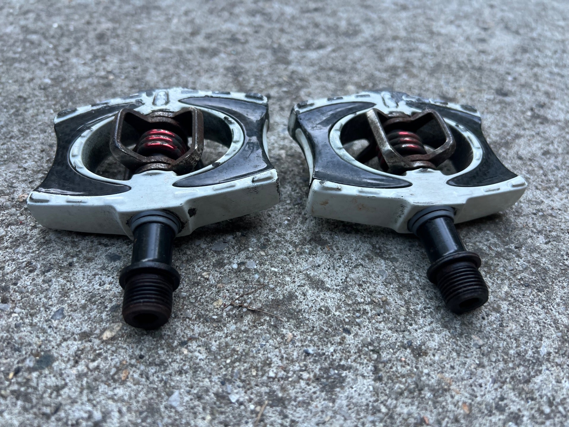 Crankbros Acid Carbon Clipless Pedals White Black MTB Gravel Pair Crankbrothers  - Image 3