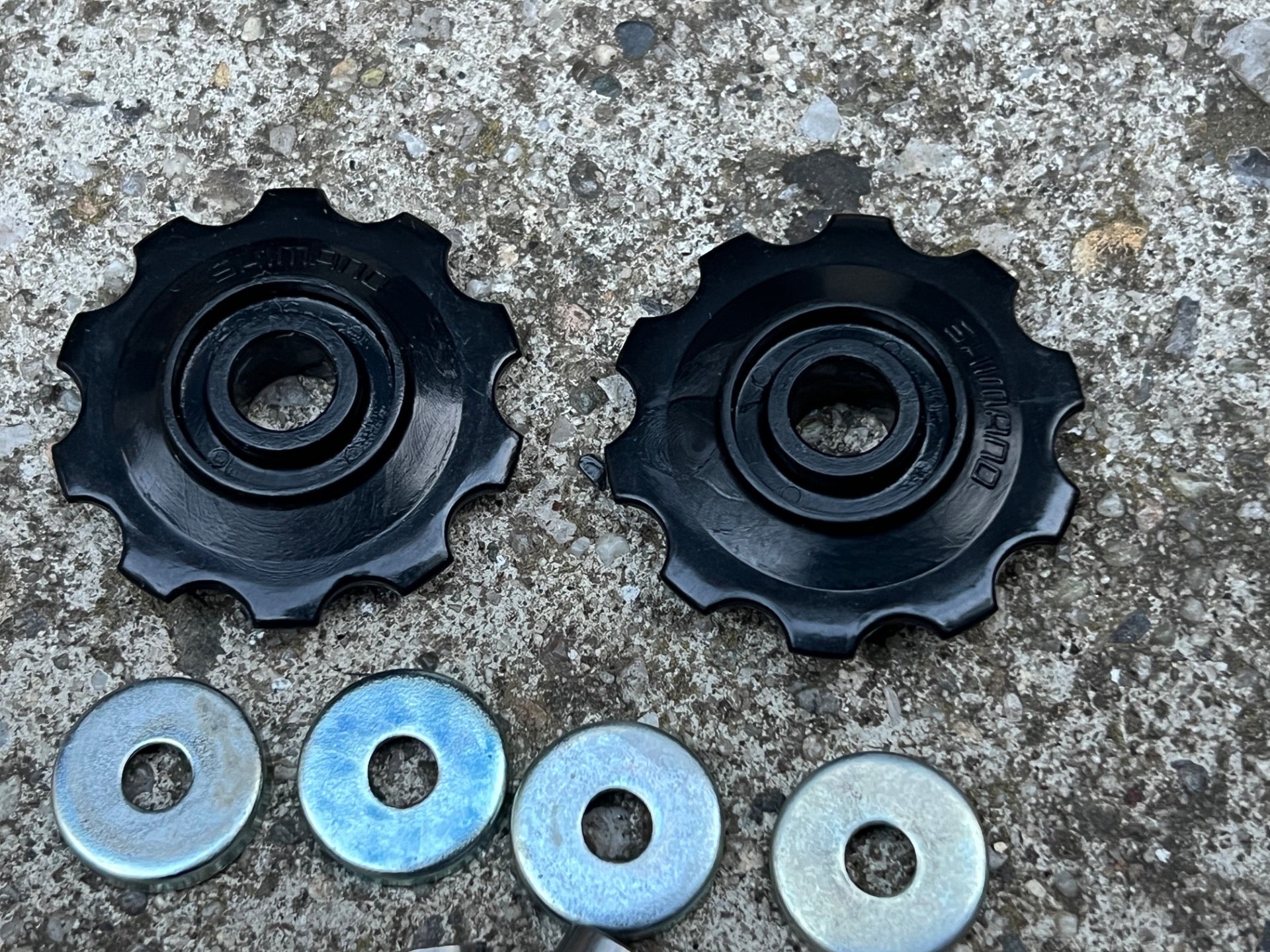 NOS NEW Shimano 10T Tooth Pulleys 5/6/7 Speed 1980’s Black Embossed Logo Retro  - Image 3