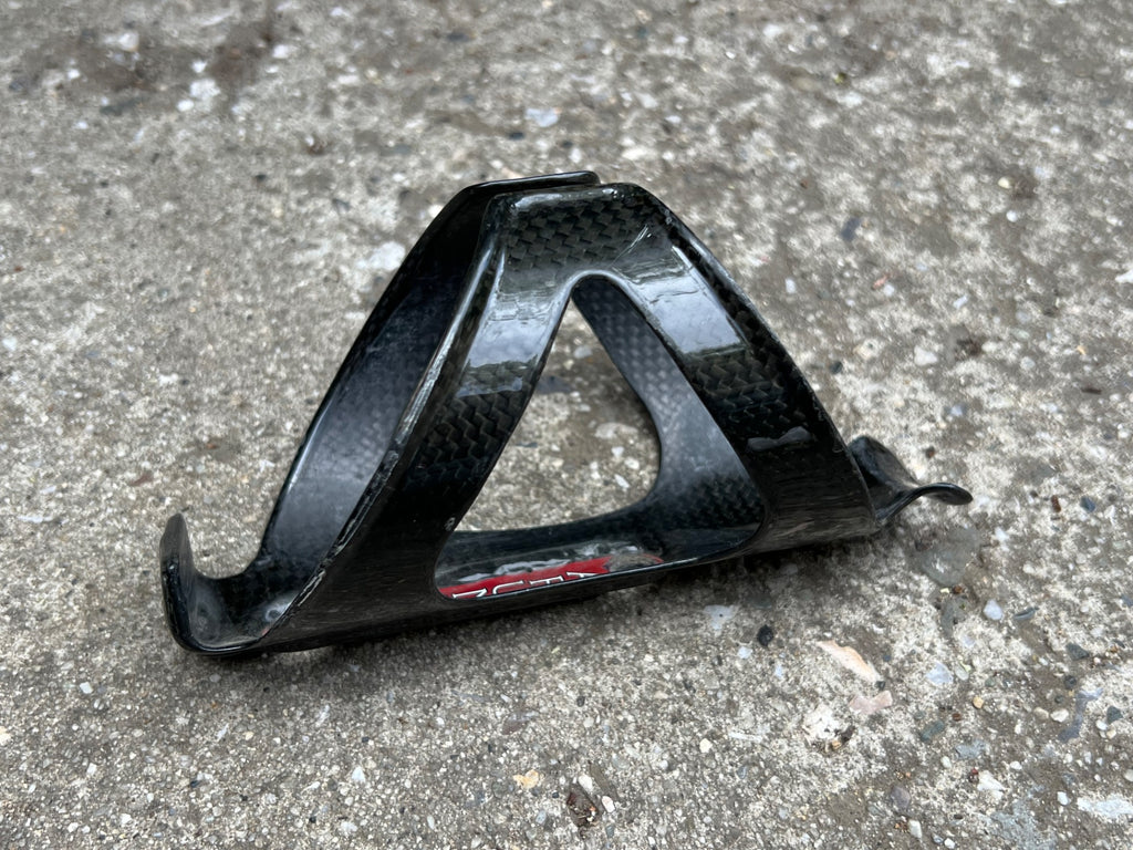 Arundel Carbon Fiber Bottle Cage Black Red Road Bike Cycling Racing 31 Grams - Image 3