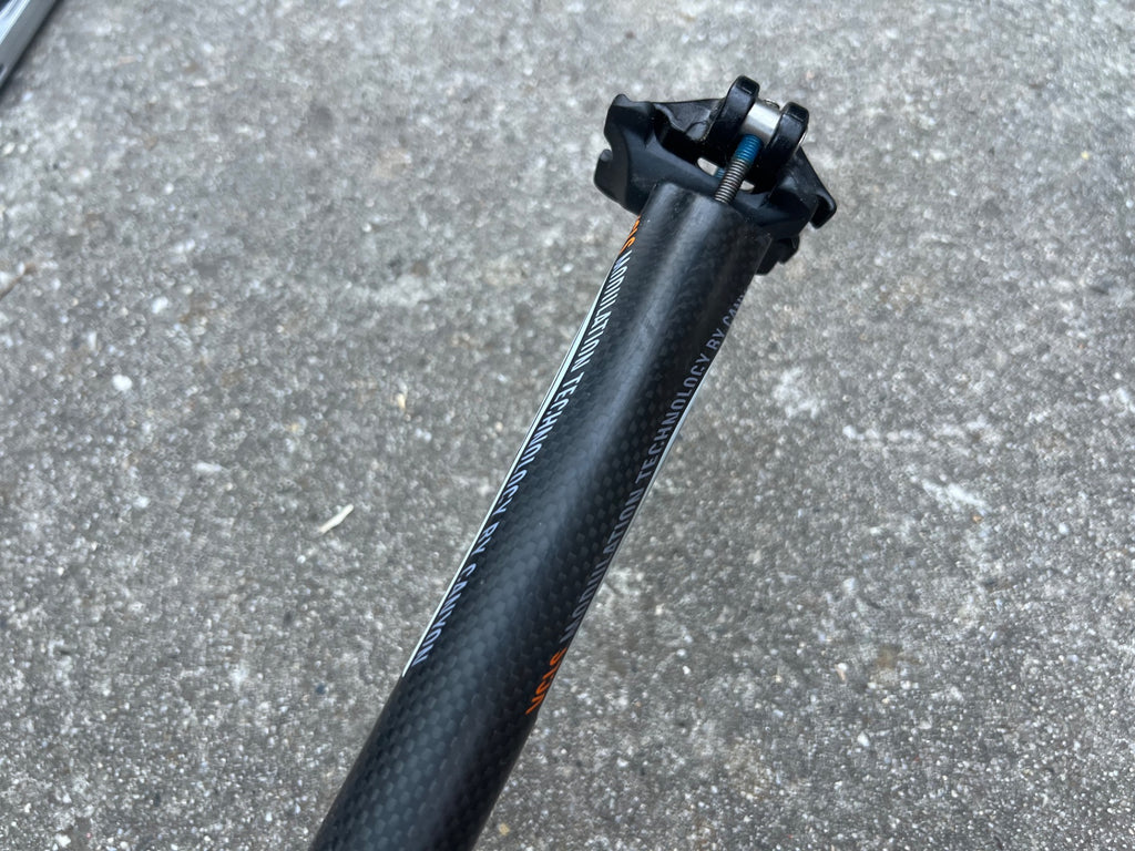 NEW FSA VCLS 27.2x300mm Seatpost Carbon Road Bike Cycling Black  - Image 3