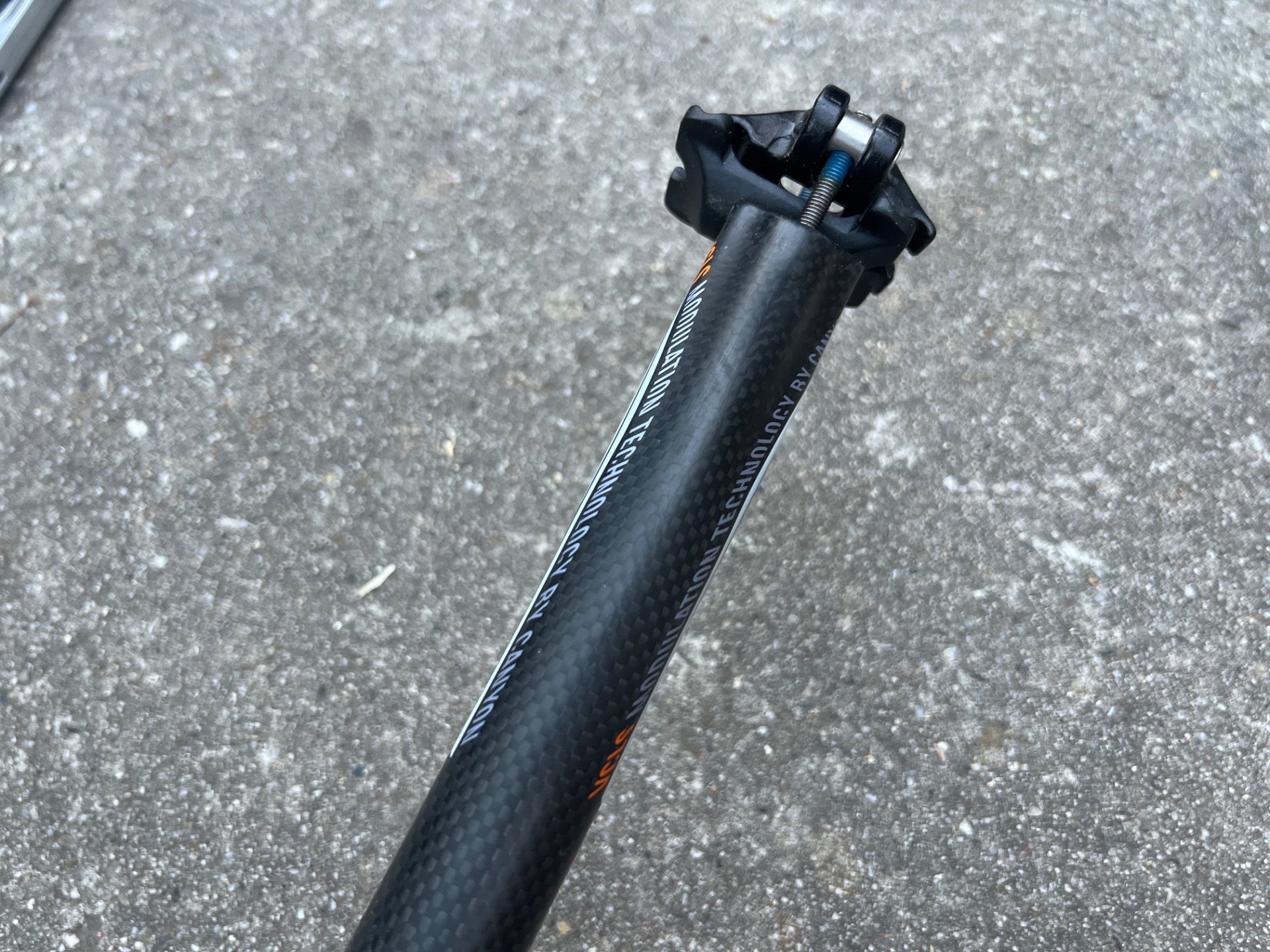 NEW FSA VCLS 27.2x300mm Seatpost Carbon Road Bike Cycling Black  - Image 3