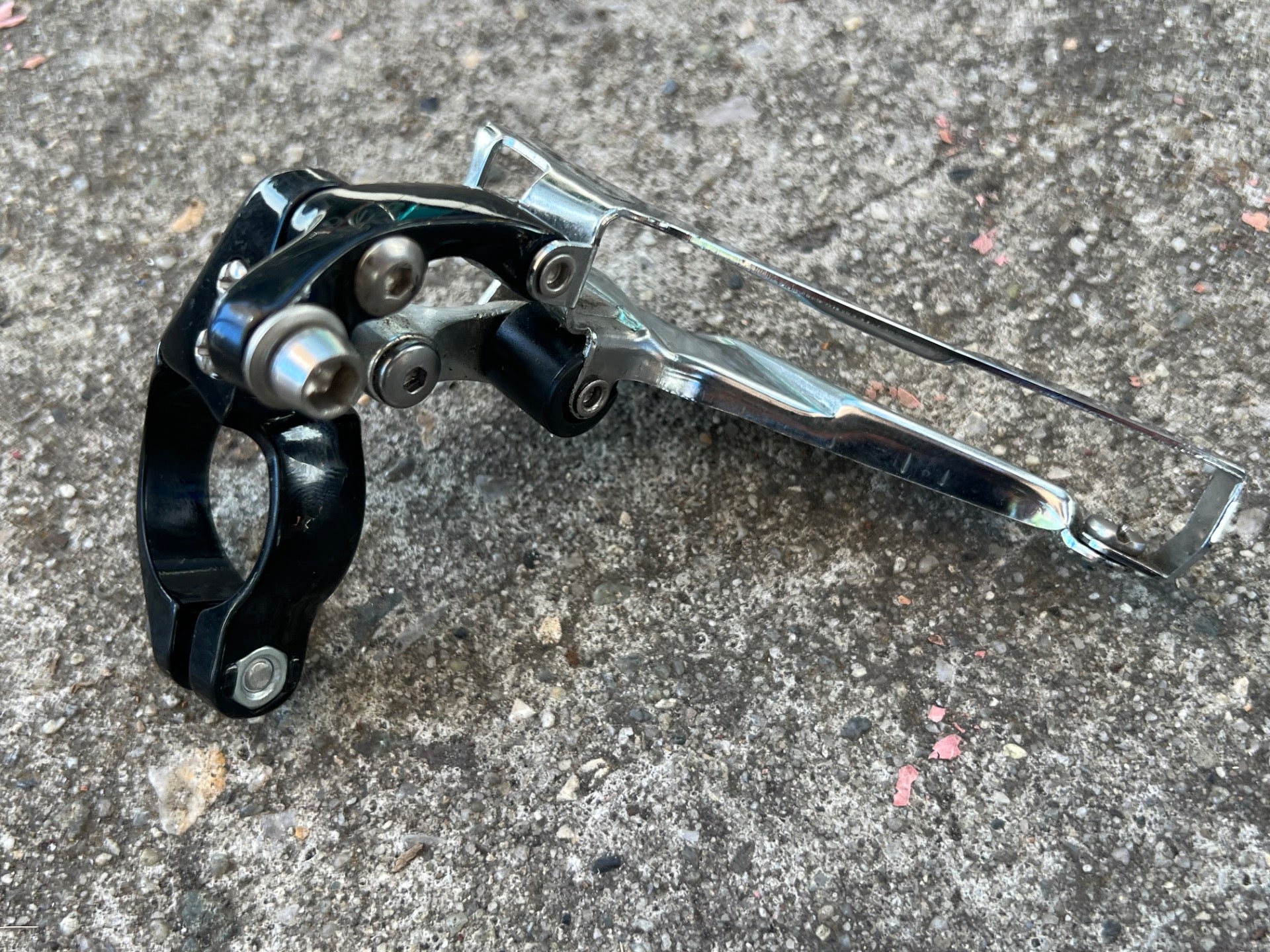 Shimano 105 FD-5504 28.6mm Bottom Pull 3x9 Triple Front Derailleur Road Black  - Image 3
