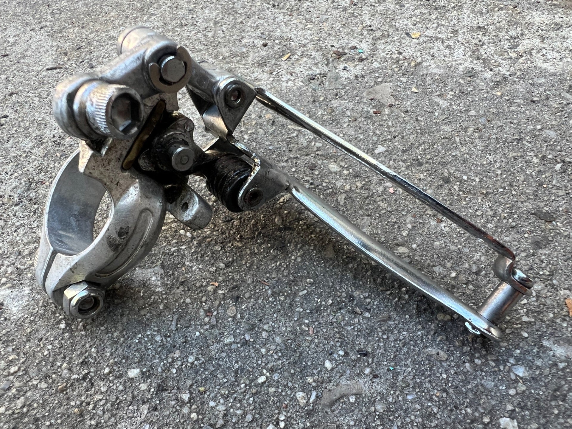 Shimano 600 Arabesque 28.6mm Bottom Pull Front Derailleur Vintage Double Road  - Image 3