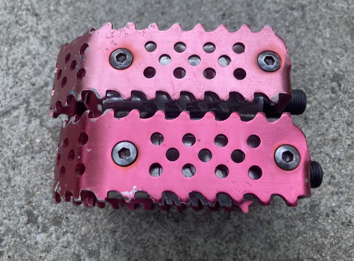 Odyssey Triple Trap 9/16” Pedals Red Pink Anodized Vintage BMX ATB OG Aluminum - Image 3