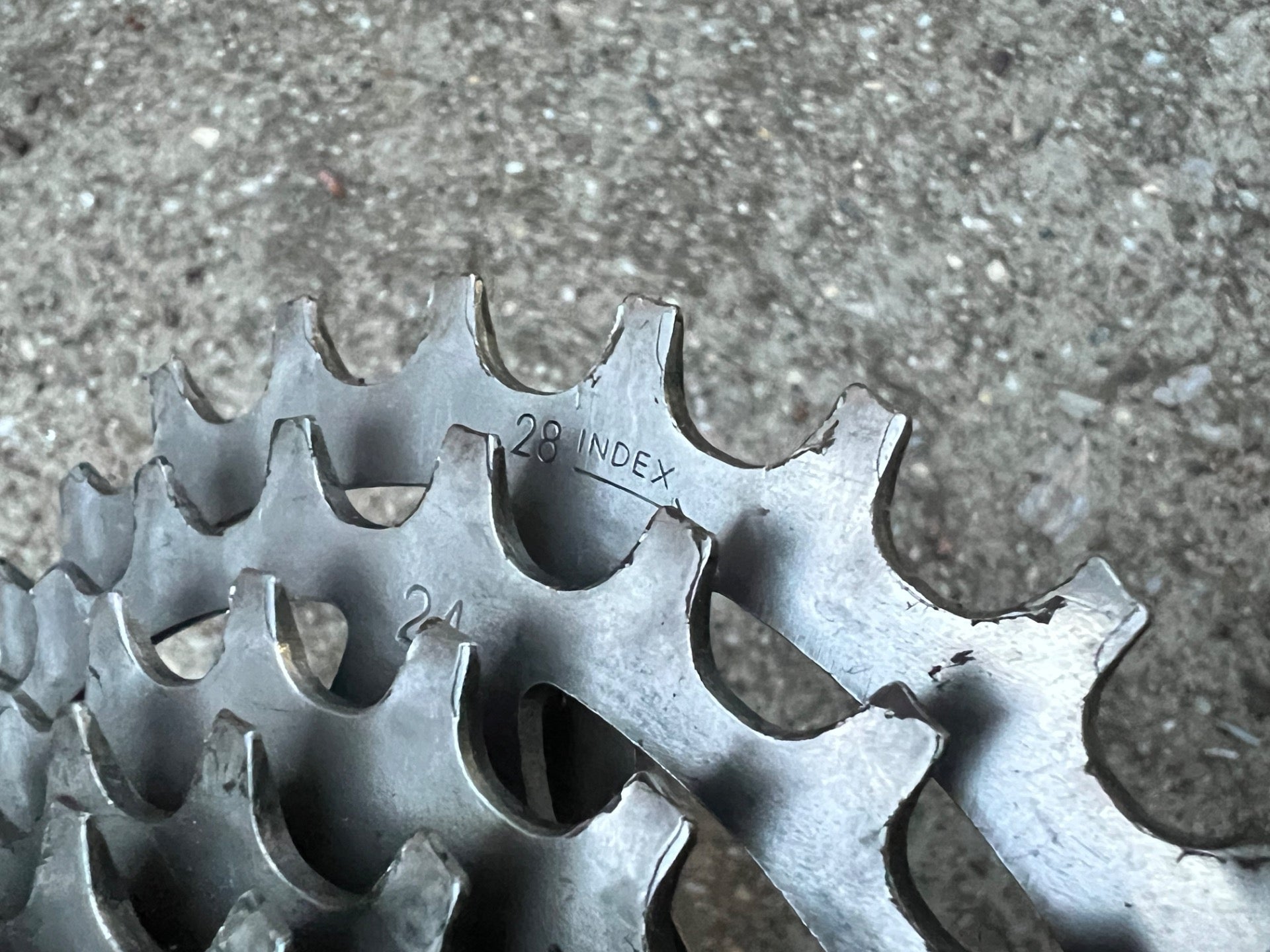 Shimano 600 6208 13-28T 6 Speed Freewheel Vintage Road Touring Wide Range Silver - Image 3